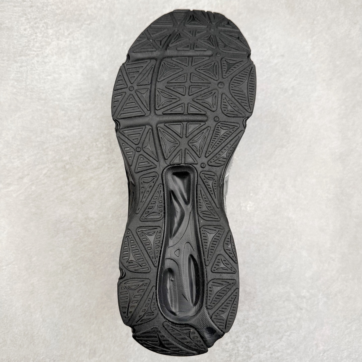 图片[9]-Mizuno Speed 2K 美津浓复古厚底织物合成革防滑耐磨透气低帮休闲跑步鞋 美津浓（Mizuno）是日本美津浓株式会社于1906年创立的运动品牌，经过一个多世纪的不断努力现已成为世界著名的运动器具、服装和鞋类生产商。美津浓力求服务于各类运动项目，并竭力使运动生活更加愉快和振奋。产品种类齐全，覆盖几乎全部主要运动项目，达到30万多个品类。尺码：36 36.5 37.5 38 38.5 39 40 40.5 41 42 42.5 43 44 44.5 45-选品中心