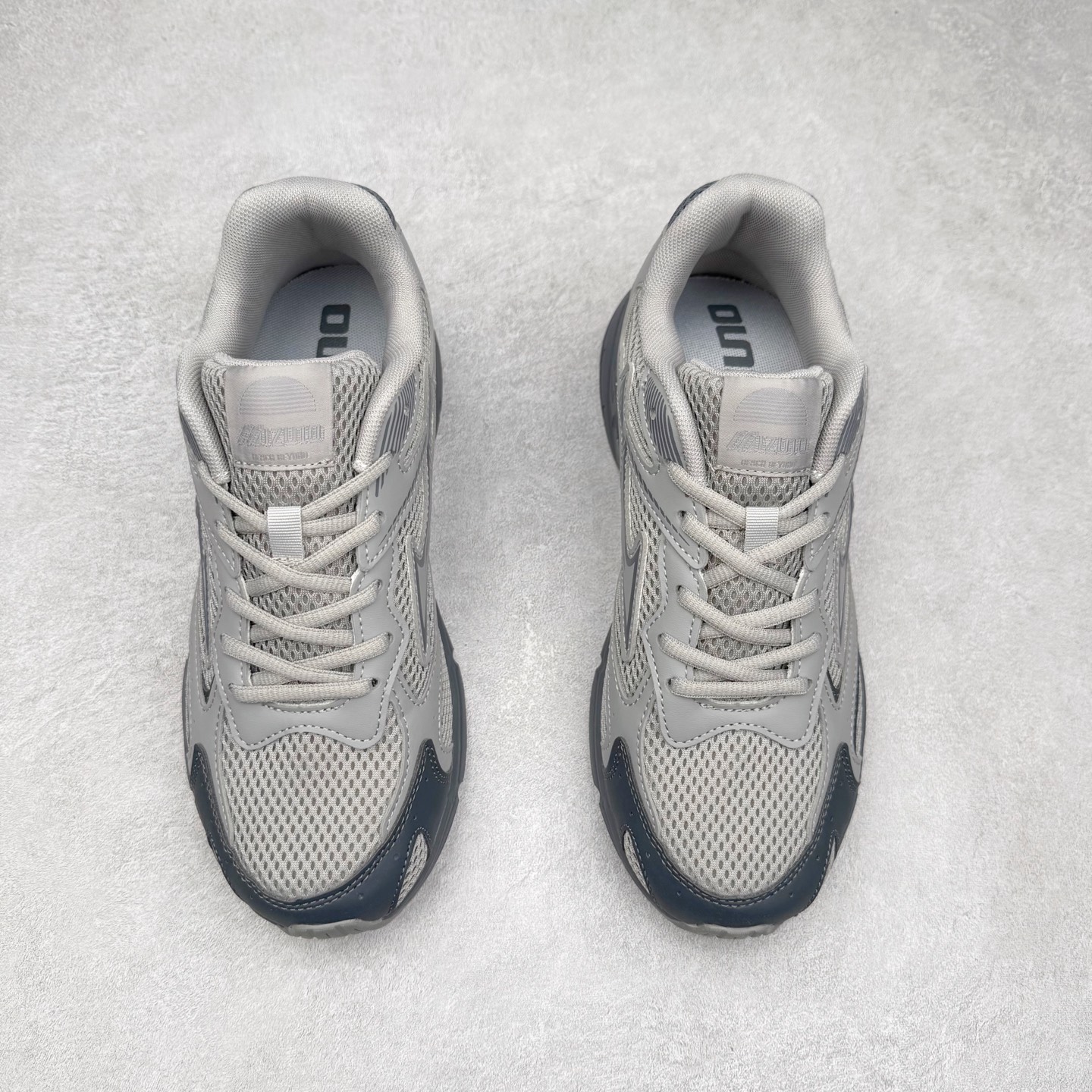 图片[2]-Mizuno Speed 2K 美津浓复古厚底织物合成革防滑耐磨透气低帮休闲跑步鞋 美津浓（Mizuno）是日本美津浓株式会社于1906年创立的运动品牌，经过一个多世纪的不断努力现已成为世界著名的运动器具、服装和鞋类生产商。美津浓力求服务于各类运动项目，并竭力使运动生活更加愉快和振奋。产品种类齐全，覆盖几乎全部主要运动项目，达到30万多个品类。尺码：36 36.5 37.5 38 38.5 39 40 40.5 41 42 42.5 43 44 44.5 45-选品中心