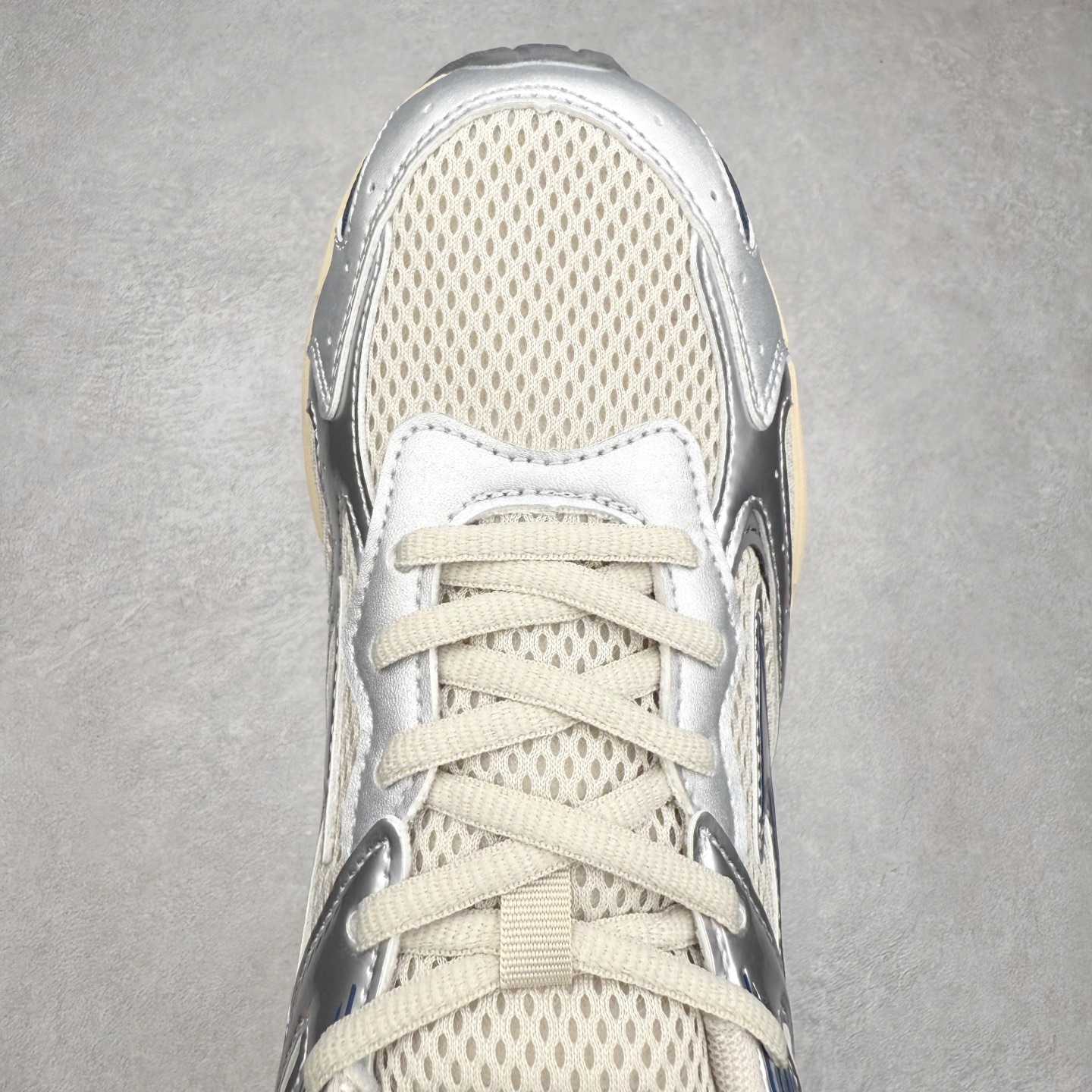 图片[4]-Mizuno Speed 2K 美津浓复古厚底织物合成革防滑耐磨透气低帮休闲跑步鞋 美津浓（Mizuno）是日本美津浓株式会社于1906年创立的运动品牌，经过一个多世纪的不断努力现已成为世界著名的运动器具、服装和鞋类生产商。美津浓力求服务于各类运动项目，并竭力使运动生活更加愉快和振奋。产品种类齐全，覆盖几乎全部主要运动项目，达到30万多个品类。尺码：36 36.5 37.5 38 38.5 39 40 40.5 41 42 42.5 43 44 44.5 45-选品中心