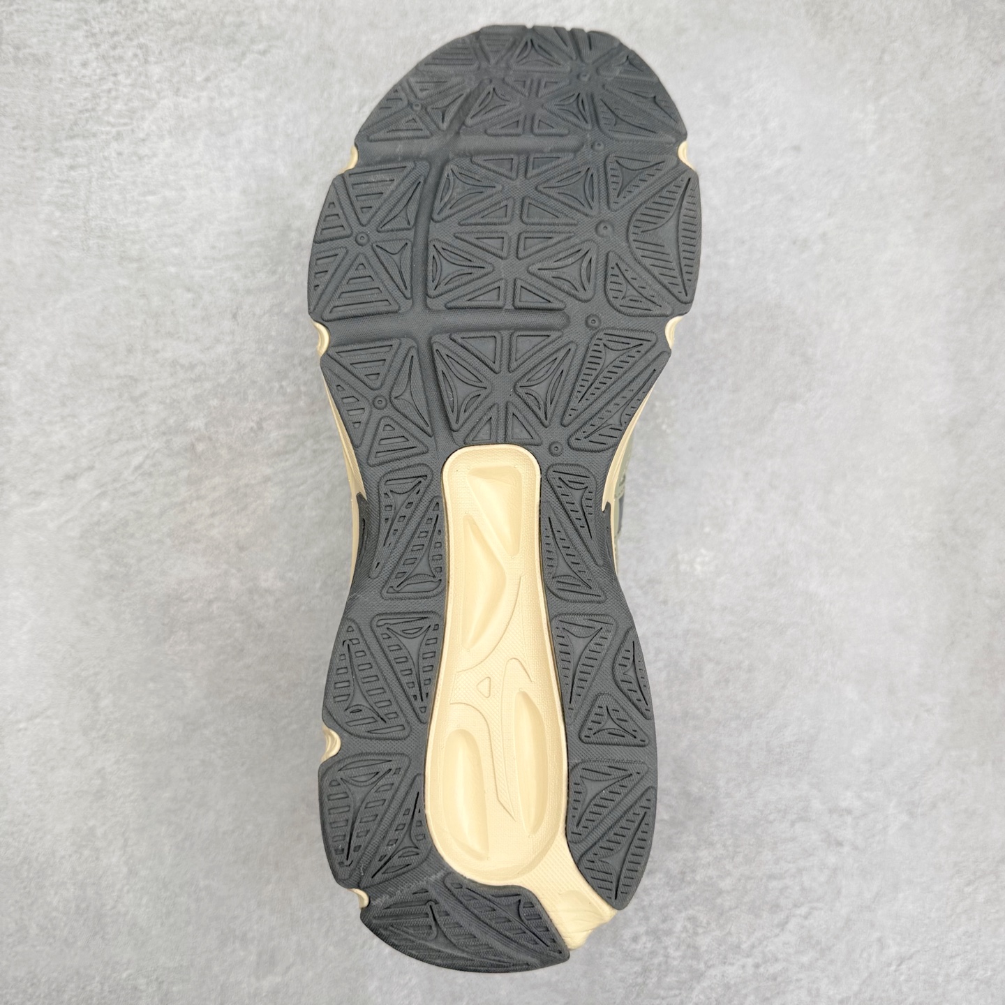 图片[9]-Mizuno Speed 2K 美津浓复古厚底织物合成革防滑耐磨透气低帮休闲跑步鞋 美津浓（Mizuno）是日本美津浓株式会社于1906年创立的运动品牌，经过一个多世纪的不断努力现已成为世界著名的运动器具、服装和鞋类生产商。美津浓力求服务于各类运动项目，并竭力使运动生活更加愉快和振奋。产品种类齐全，覆盖几乎全部主要运动项目，达到30万多个品类。尺码：36 36.5 37.5 38 38.5 39 40 40.5 41 42 42.5 43 44 44.5 45-选品中心