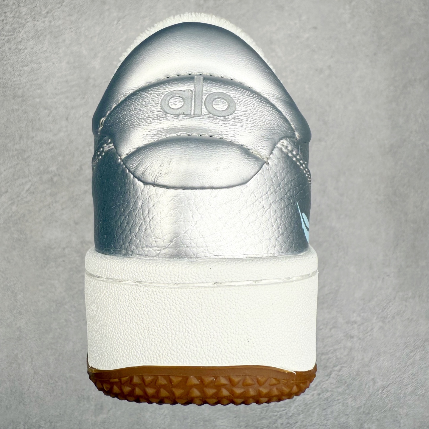 图片[8]-Alo yoga 易梦玲 Jisoo智秀 等多位明星同款上脚 主打各大平台外贸主推大厂采购原材料多处细节一步到位 生产细节 没得说 一款随意搭配的都好看的鞋子aIo采用增高4cm 主打熊猫色 春夏秋冬四季款 舒适简约板鞋 TPU防滑耐磨鞋底 #alo #alo女孩 #AIo #健身穿搭 #鞋子推荐 #板鞋 尺码：35 36 37 38 39 40 41 42 43 44 45-选品中心