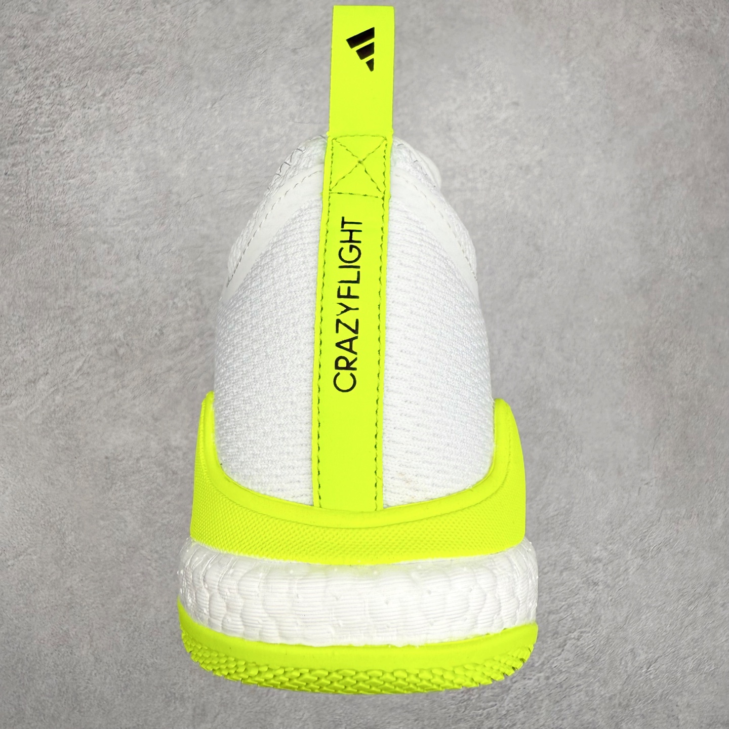 图片[8]-AD Crazyflight Mid 减震防滑中帮训练鞋 男女同款 HP3337 借助Crazyflight,您可以在球场上获得所需的支撑性贴合性，灵敏的缓冲性和透气舒适性。弹力网眼鞋面透气，可保持凉爽。TPU纱线中足护具可保持轻巧的感觉和透气性，同时提供横向稳定性。蕾丝封扣带来舒适款式。鞋跟中的绒面革衬里感觉舒适且光滑。BOOST技术可提供灵敏，缓冲的感觉，吸收震动并保持飞行。模压鞋垫可提供额外缓冲。耐用的橡胶外底可在所有方向提供牵引力和耐用性。实拍调校N版已经零色差零失真 百分百还原实物色彩所见即所得 不存在货不对板色差等低级问题 选购参考实物拍摄 不混卖不参货 只用心做好货严格选品 承诺混一赔十 尺码：36 36.5 37.5 38 38.5 39 40 40.5 41 42 42.5 43 44 44.5 45 46-选品中心