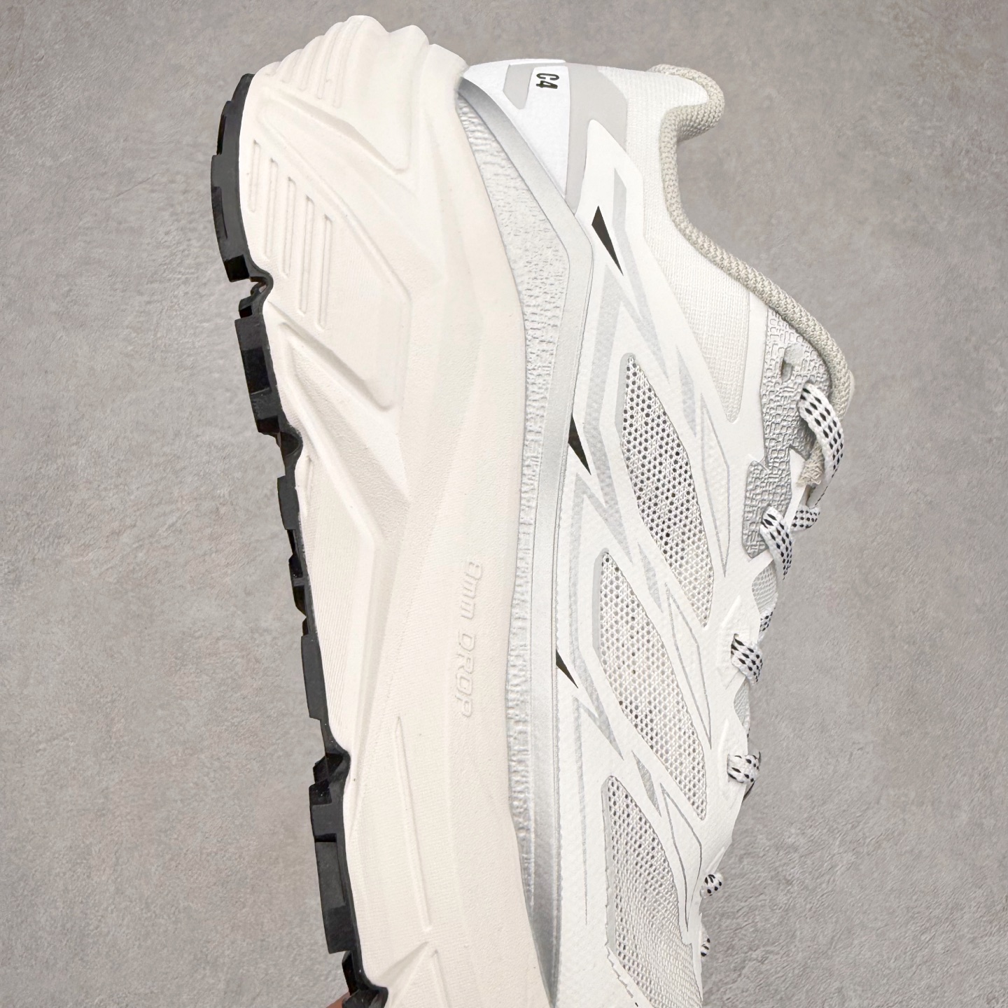 图片[6]-凯乐石 KAILAS C 4 舒适缓冲徒步 织物TPU减震防滑透气包裹性轻便低帮 超强抓地力越野跑步鞋 KAILAS凯乐石品牌是全球三大全系攀登品牌之一，于2003年创立于中国广州，致力于为有攀登梦想的户外运动员及爱好者，研发制造功能性专业装备，满足他们在极限环境下安全舒适的需求，凯乐石专注于科技面料的开发及专业功能设计，产品线覆盖登山、攀岩、徒步、越野跑山、露营、旅行等多项户外运动，通过运动员的测试反馈，不断进化迭代，产品荣获国内外大奖71座，发明专利21个，更突破性的自主研发攀登器械，打造出中国的攀登硬实力。实拍调校N版已经零色差零失真 百分百还原实物色彩所见即所得 不存在货不对板色差等低级问题 选购参考实物拍摄 不混卖不参货 只用心做好货严格选品 承诺混一赔十 尺码：36 36.5 37.5 38 38.5 39 40 40.5 41 42 42.5 43 44 44.5 45-选品中心