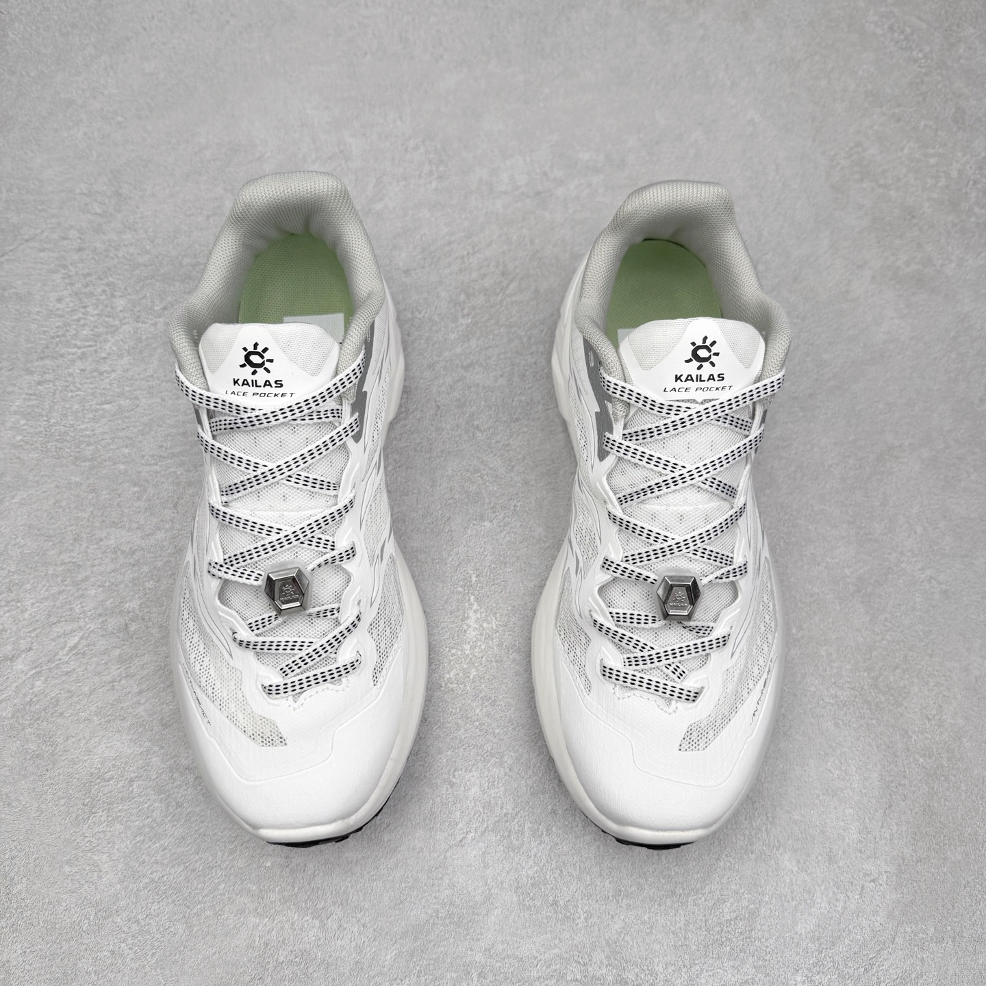 图片[2]-凯乐石 KAILAS C 4 舒适缓冲徒步 织物TPU减震防滑透气包裹性轻便低帮 超强抓地力越野跑步鞋 KAILAS凯乐石品牌是全球三大全系攀登品牌之一，于2003年创立于中国广州，致力于为有攀登梦想的户外运动员及爱好者，研发制造功能性专业装备，满足他们在极限环境下安全舒适的需求，凯乐石专注于科技面料的开发及专业功能设计，产品线覆盖登山、攀岩、徒步、越野跑山、露营、旅行等多项户外运动，通过运动员的测试反馈，不断进化迭代，产品荣获国内外大奖71座，发明专利21个，更突破性的自主研发攀登器械，打造出中国的攀登硬实力。实拍调校N版已经零色差零失真 百分百还原实物色彩所见即所得 不存在货不对板色差等低级问题 选购参考实物拍摄 不混卖不参货 只用心做好货严格选品 承诺混一赔十 尺码：36 36.5 37.5 38 38.5 39 40 40.5 41 42 42.5 43 44 44.5 45-选品中心
