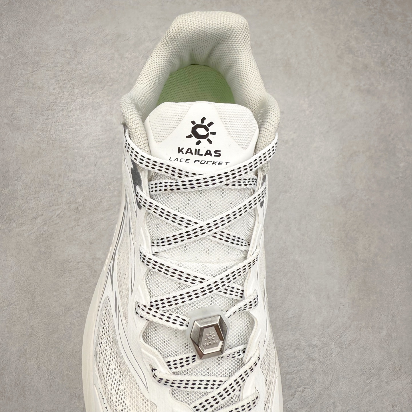 图片[5]-凯乐石 KAILAS C 4 舒适缓冲徒步 织物TPU减震防滑透气包裹性轻便低帮 超强抓地力越野跑步鞋 KAILAS凯乐石品牌是全球三大全系攀登品牌之一，于2003年创立于中国广州，致力于为有攀登梦想的户外运动员及爱好者，研发制造功能性专业装备，满足他们在极限环境下安全舒适的需求，凯乐石专注于科技面料的开发及专业功能设计，产品线覆盖登山、攀岩、徒步、越野跑山、露营、旅行等多项户外运动，通过运动员的测试反馈，不断进化迭代，产品荣获国内外大奖71座，发明专利21个，更突破性的自主研发攀登器械，打造出中国的攀登硬实力。实拍调校N版已经零色差零失真 百分百还原实物色彩所见即所得 不存在货不对板色差等低级问题 选购参考实物拍摄 不混卖不参货 只用心做好货严格选品 承诺混一赔十 尺码：36 36.5 37.5 38 38.5 39 40 40.5 41 42 42.5 43 44 44.5 45-选品中心