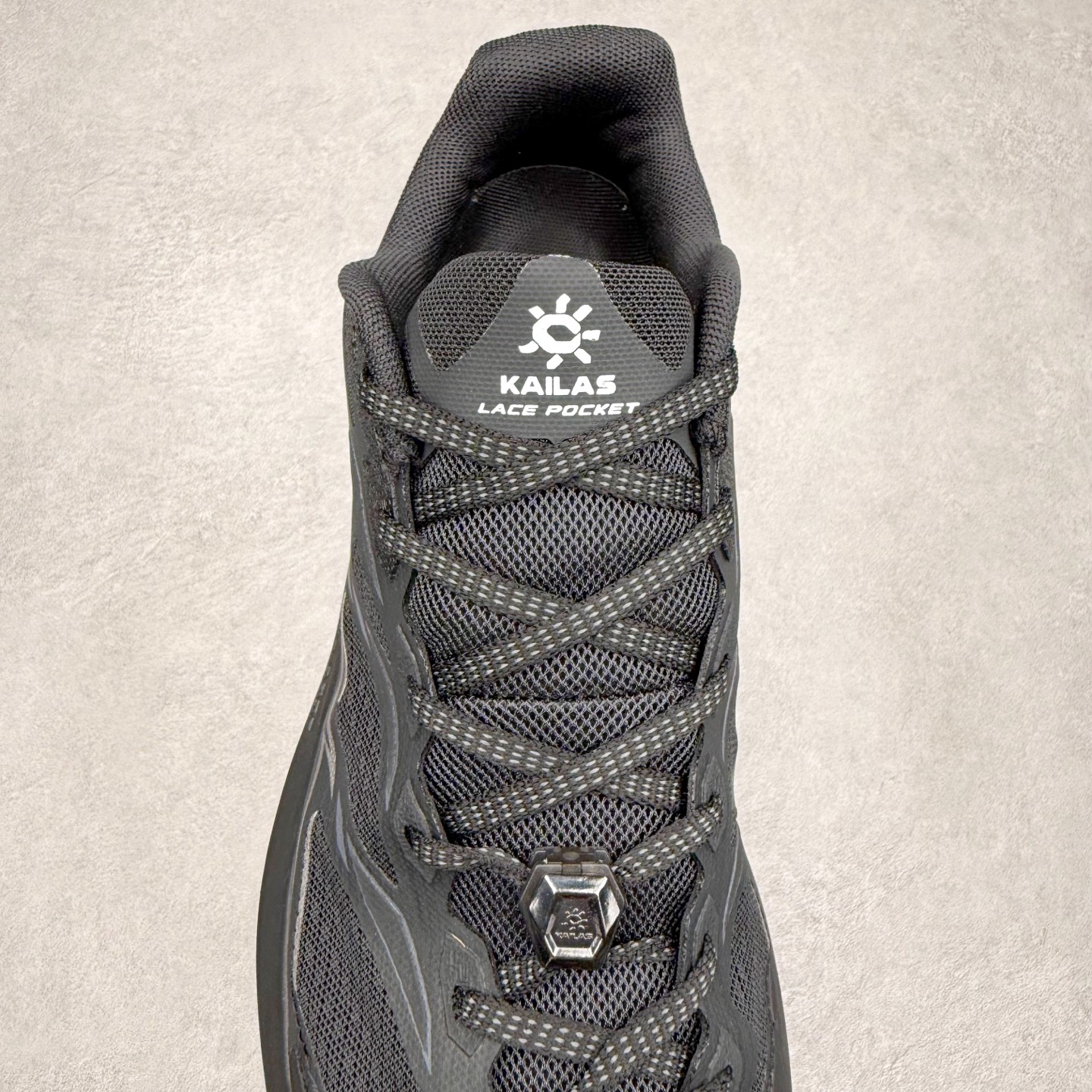 图片[5]-凯乐石 KAILAS C 4 舒适缓冲徒步 织物TPU减震防滑透气包裹性轻便低帮 超强抓地力越野跑步鞋 KAILAS凯乐石品牌是全球三大全系攀登品牌之一，于2003年创立于中国广州，致力于为有攀登梦想的户外运动员及爱好者，研发制造功能性专业装备，满足他们在极限环境下安全舒适的需求，凯乐石专注于科技面料的开发及专业功能设计，产品线覆盖登山、攀岩、徒步、越野跑山、露营、旅行等多项户外运动，通过运动员的测试反馈，不断进化迭代，产品荣获国内外大奖71座，发明专利21个，更突破性的自主研发攀登器械，打造出中国的攀登硬实力。实拍调校N版已经零色差零失真 百分百还原实物色彩所见即所得 不存在货不对板色差等低级问题 选购参考实物拍摄 不混卖不参货 只用心做好货严格选品 承诺混一赔十 尺码：36 36.5 37.5 38 38.5 39 40 40.5 41 42 42.5 43 44 44.5 45-选品中心