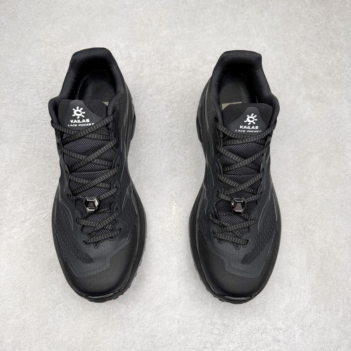 图片[2]-凯乐石 KAILAS C 4 舒适缓冲徒步 织物TPU减震防滑透气包裹性轻便低帮 超强抓地力越野跑步鞋 KAILAS凯乐石品牌是全球三大全系攀登品牌之一，于2003年创立于中国广州，致力于为有攀登梦想的户外运动员及爱好者，研发制造功能性专业装备，满足他们在极限环境下安全舒适的需求，凯乐石专注于科技面料的开发及专业功能设计，产品线覆盖登山、攀岩、徒步、越野跑山、露营、旅行等多项户外运动，通过运动员的测试反馈，不断进化迭代，产品荣获国内外大奖71座，发明专利21个，更突破性的自主研发攀登器械，打造出中国的攀登硬实力。实拍调校N版已经零色差零失真 百分百还原实物色彩所见即所得 不存在货不对板色差等低级问题 选购参考实物拍摄 不混卖不参货 只用心做好货严格选品 承诺混一赔十 尺码：36 36.5 37.5 38 38.5 39 40 40.5 41 42 42.5 43 44 44.5 45-选品中心