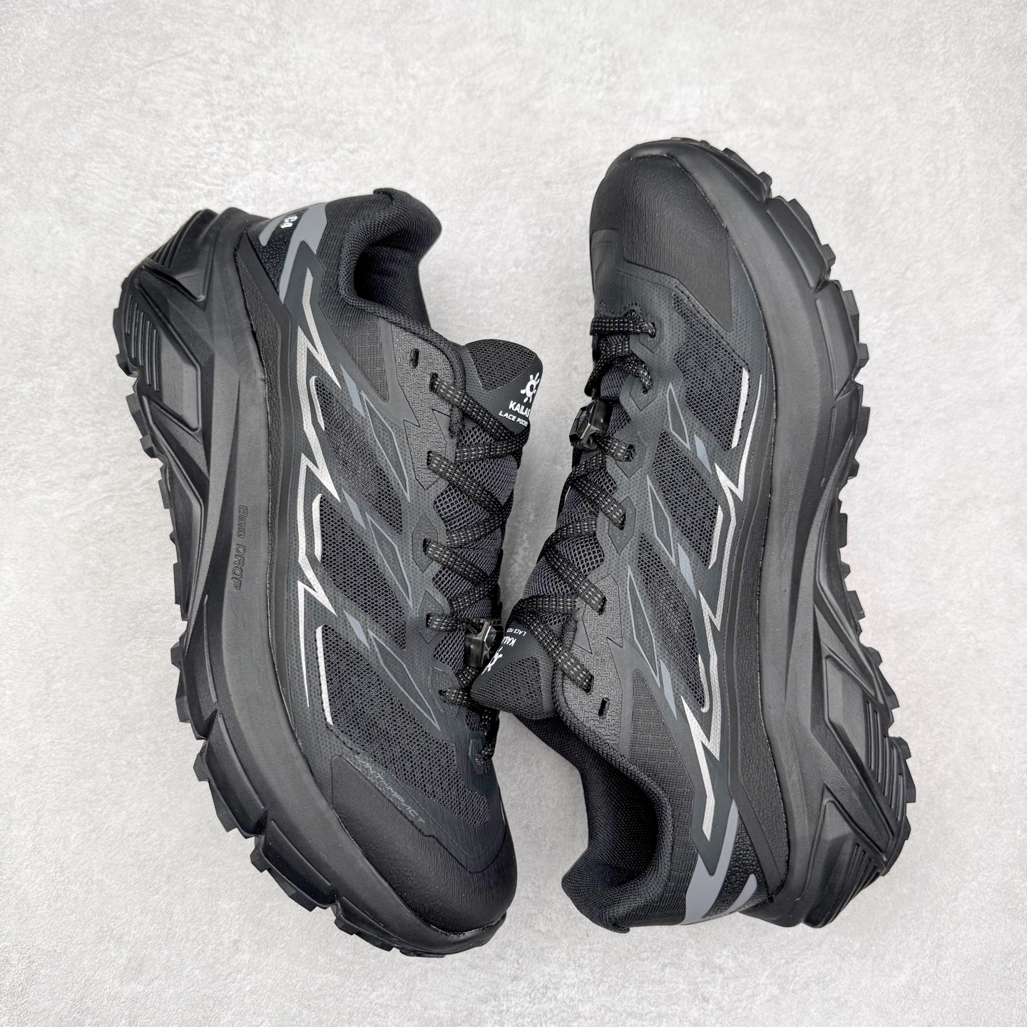 图片[3]-凯乐石 KAILAS C 4 舒适缓冲徒步 织物TPU减震防滑透气包裹性轻便低帮 超强抓地力越野跑步鞋 KAILAS凯乐石品牌是全球三大全系攀登品牌之一，于2003年创立于中国广州，致力于为有攀登梦想的户外运动员及爱好者，研发制造功能性专业装备，满足他们在极限环境下安全舒适的需求，凯乐石专注于科技面料的开发及专业功能设计，产品线覆盖登山、攀岩、徒步、越野跑山、露营、旅行等多项户外运动，通过运动员的测试反馈，不断进化迭代，产品荣获国内外大奖71座，发明专利21个，更突破性的自主研发攀登器械，打造出中国的攀登硬实力。实拍调校N版已经零色差零失真 百分百还原实物色彩所见即所得 不存在货不对板色差等低级问题 选购参考实物拍摄 不混卖不参货 只用心做好货严格选品 承诺混一赔十 尺码：36 36.5 37.5 38 38.5 39 40 40.5 41 42 42.5 43 44 44.5 45-选品中心