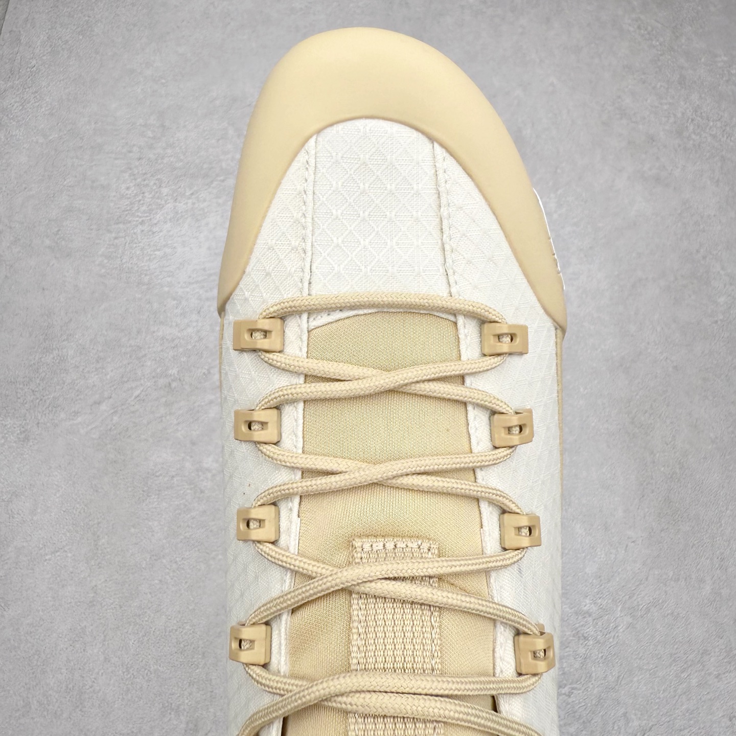 图片[4]-The North Face 北面 户外运动休闲登山鞋越野徒步鞋 大厂品质 面料采用进口牛皮 鞋底采用Vibram黄金大底 专门为鞋底设计的橡胶以出色的耐磨性 良好的防滑性或得不少户外运动爱好者的喜欢 专业户外登山品牌（北面）The North Face自1966年创立，由两位热爱登山徒步的年轻登山者于美西旧金山开创，不断透过研发与创新，并且将最先进的技术结合在服装与鞋款设计，生产多种外型帅气且专业能力非常强的户外运动装备而备受欢迎。 尺码：40-45-选品中心