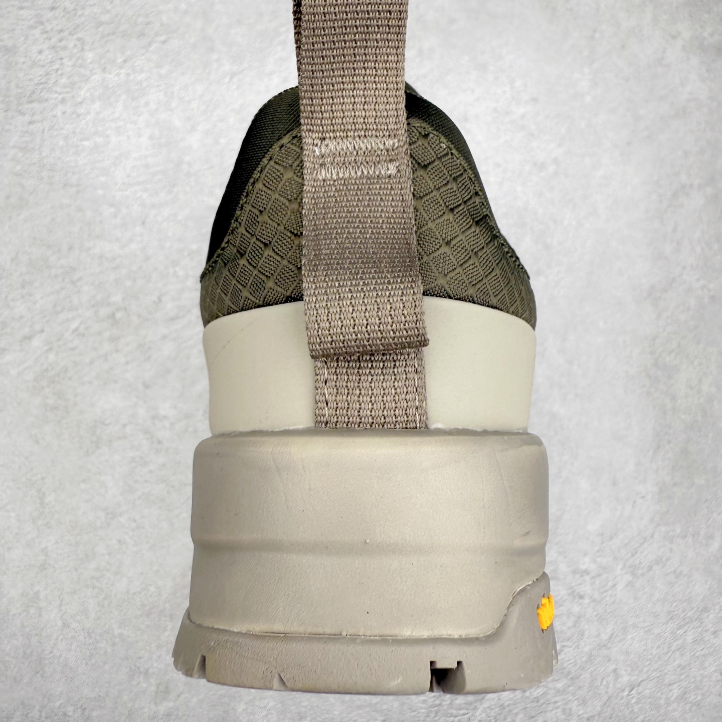 图片[8]-The North Face 北面 户外运动休闲登山鞋越野徒步鞋 大厂品质 面料采用进口牛皮 鞋底采用Vibram黄金大底 专门为鞋底设计的橡胶以出色的耐磨性 良好的防滑性或得不少户外运动爱好者的喜欢 专业户外登山品牌（北面）The North Face自1966年创立，由两位热爱登山徒步的年轻登山者于美西旧金山开创，不断透过研发与创新，并且将最先进的技术结合在服装与鞋款设计，生产多种外型帅气且专业能力非常强的户外运动装备而备受欢迎。 尺码：40-45-选品中心