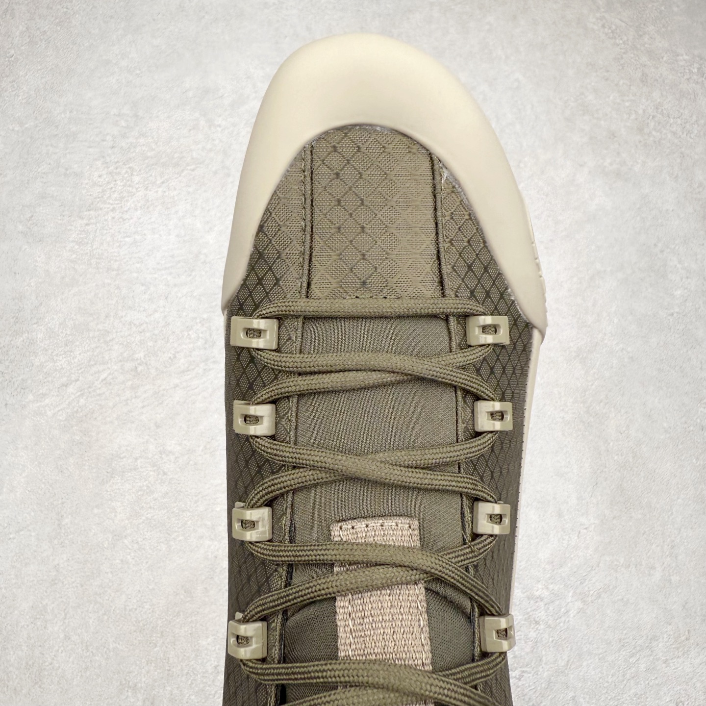 图片[4]-The North Face 北面 户外运动休闲登山鞋越野徒步鞋 大厂品质 面料采用进口牛皮 鞋底采用Vibram黄金大底 专门为鞋底设计的橡胶以出色的耐磨性 良好的防滑性或得不少户外运动爱好者的喜欢 专业户外登山品牌（北面）The North Face自1966年创立，由两位热爱登山徒步的年轻登山者于美西旧金山开创，不断透过研发与创新，并且将最先进的技术结合在服装与鞋款设计，生产多种外型帅气且专业能力非常强的户外运动装备而备受欢迎。 尺码：40-45-选品中心