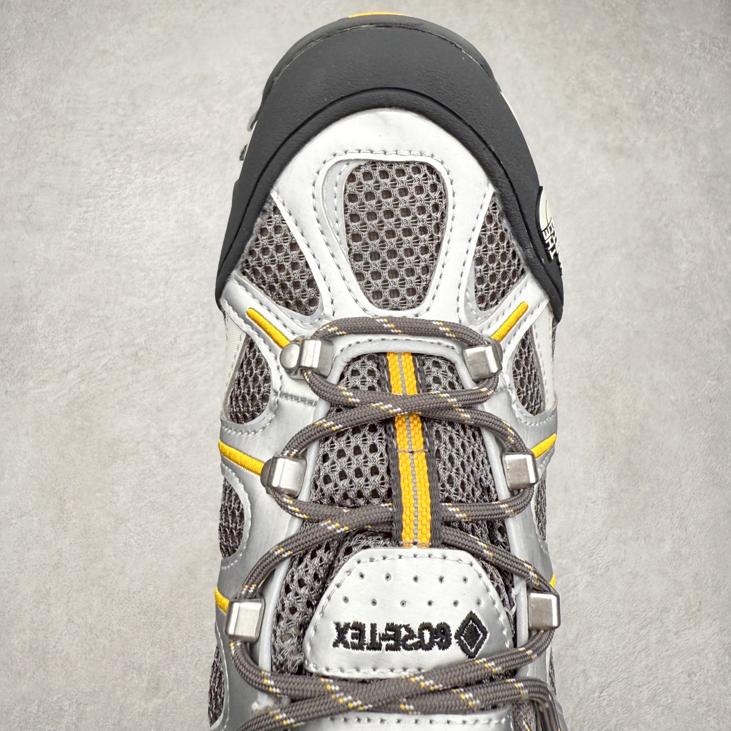 图片[4]-The North Face 北面乐斯菲斯户外运动休闲登山鞋越野徒步鞋 广东大厂品质 面料采用进口磨砂牛皮 鞋底采用Vibram黄金大底 专门为鞋底设计的橡胶以出色的耐磨性 良好的防滑性或得不少户外运动爱好者的喜欢 专业户外登山品牌（北面）The North Face自1966年创立，由两位热爱登山徒步的年轻登山者于美西旧金山开创，不断透过研发与创新，并且将最先进的技术结合在服装与鞋款设计，生产多种外型帅气且专业能力非常强的户外运动装备而备受欢迎。尺码：39-45（运动鞋码）-选品中心