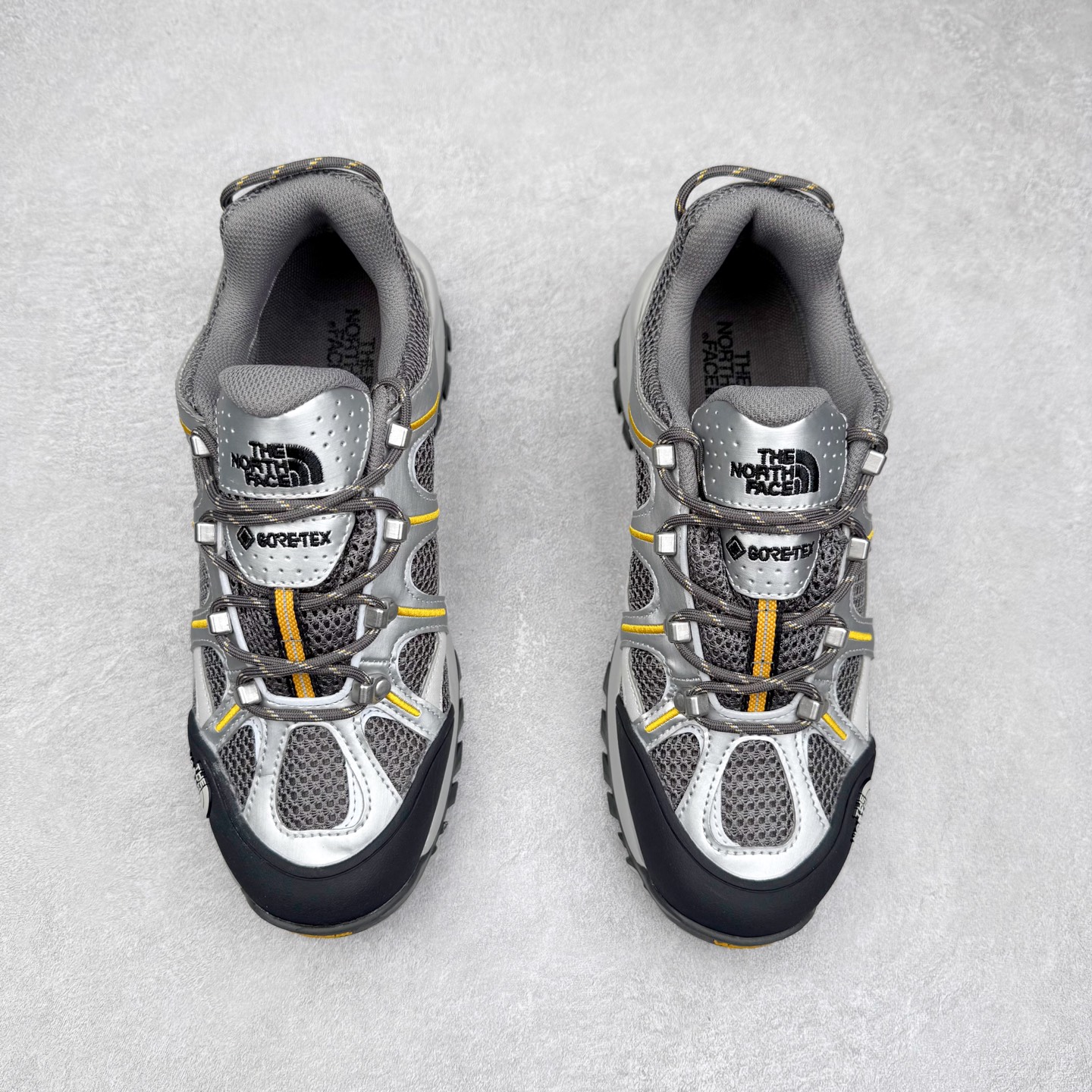 图片[2]-The North Face 北面乐斯菲斯户外运动休闲登山鞋越野徒步鞋 广东大厂品质 面料采用进口磨砂牛皮 鞋底采用Vibram黄金大底 专门为鞋底设计的橡胶以出色的耐磨性 良好的防滑性或得不少户外运动爱好者的喜欢 专业户外登山品牌（北面）The North Face自1966年创立，由两位热爱登山徒步的年轻登山者于美西旧金山开创，不断透过研发与创新，并且将最先进的技术结合在服装与鞋款设计，生产多种外型帅气且专业能力非常强的户外运动装备而备受欢迎。尺码：39-45（运动鞋码）-选品中心