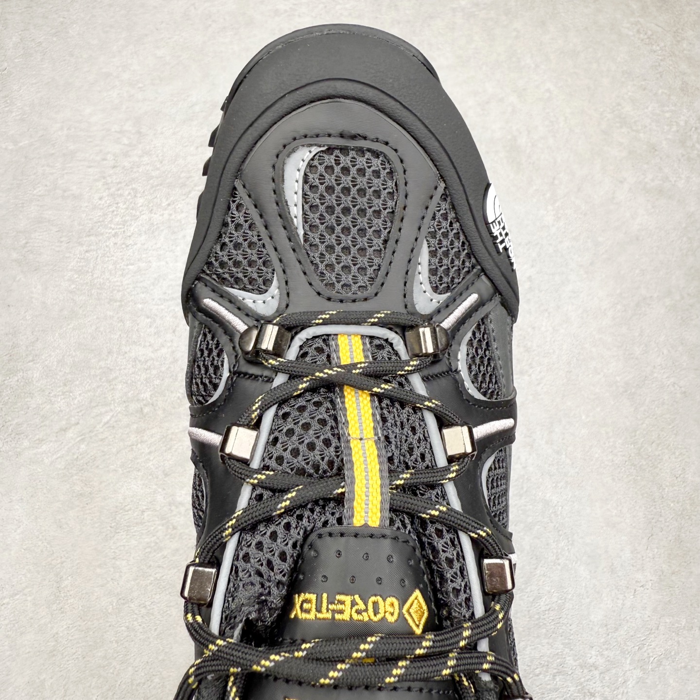 图片[4]-The North Face 北面乐斯菲斯户外运动休闲登山鞋越野徒步鞋 广东大厂品质 面料采用进口磨砂牛皮 鞋底采用Vibram黄金大底 专门为鞋底设计的橡胶以出色的耐磨性 良好的防滑性或得不少户外运动爱好者的喜欢 专业户外登山品牌（北面）The North Face自1966年创立，由两位热爱登山徒步的年轻登山者于美西旧金山开创，不断透过研发与创新，并且将最先进的技术结合在服装与鞋款设计，生产多种外型帅气且专业能力非常强的户外运动装备而备受欢迎。尺码：39-45（运动鞋码）-选品中心