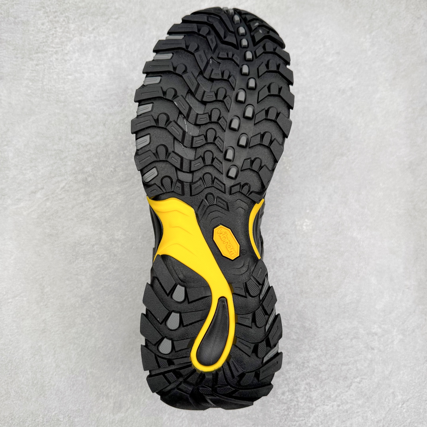 图片[9]-The North Face 北面乐斯菲斯户外运动休闲登山鞋越野徒步鞋 广东大厂品质 面料采用进口磨砂牛皮 鞋底采用Vibram黄金大底 专门为鞋底设计的橡胶以出色的耐磨性 良好的防滑性或得不少户外运动爱好者的喜欢 专业户外登山品牌（北面）The North Face自1966年创立，由两位热爱登山徒步的年轻登山者于美西旧金山开创，不断透过研发与创新，并且将最先进的技术结合在服装与鞋款设计，生产多种外型帅气且专业能力非常强的户外运动装备而备受欢迎。尺码：39-45（运动鞋码）-选品中心