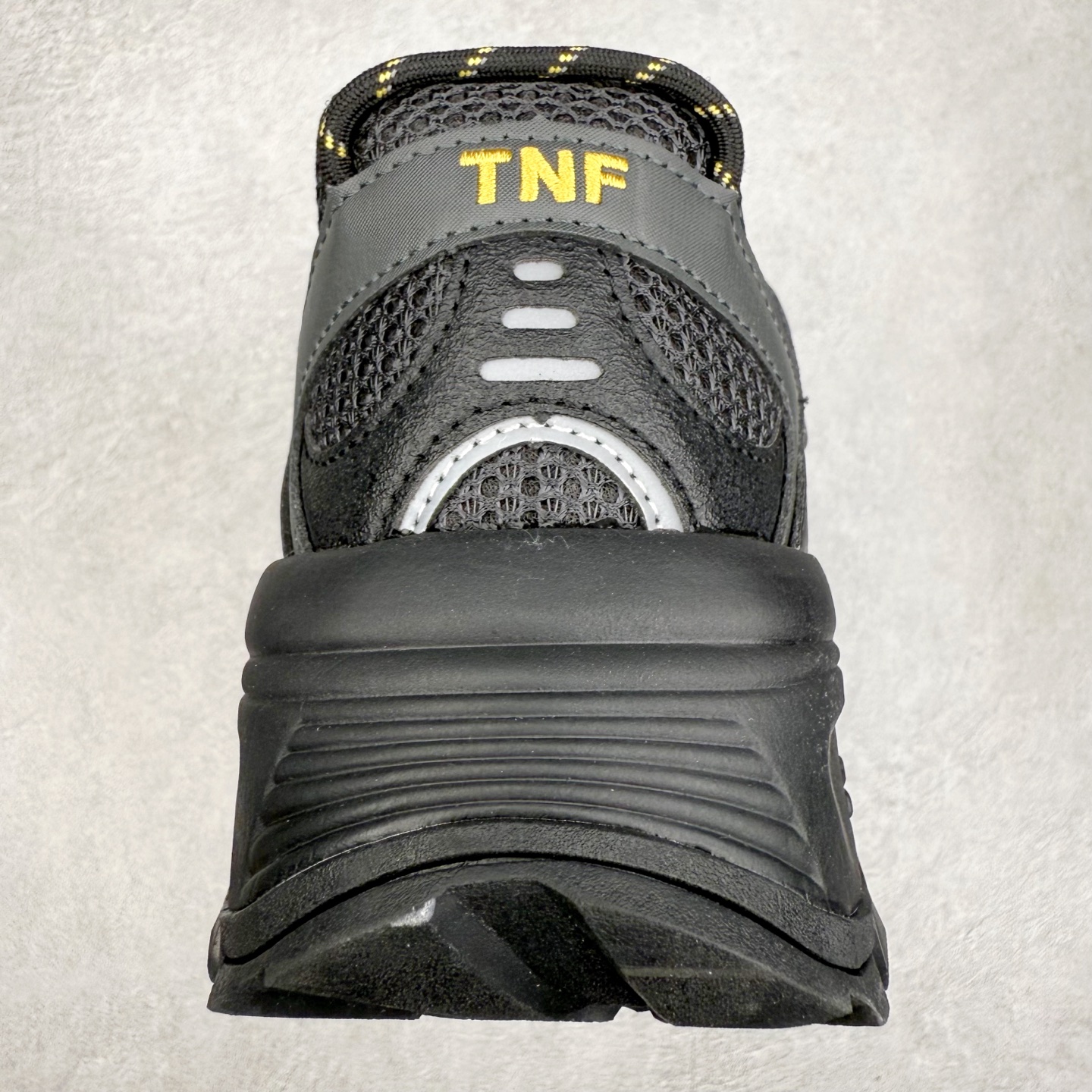 图片[8]-The North Face 北面乐斯菲斯户外运动休闲登山鞋越野徒步鞋 广东大厂品质 面料采用进口磨砂牛皮 鞋底采用Vibram黄金大底 专门为鞋底设计的橡胶以出色的耐磨性 良好的防滑性或得不少户外运动爱好者的喜欢 专业户外登山品牌（北面）The North Face自1966年创立，由两位热爱登山徒步的年轻登山者于美西旧金山开创，不断透过研发与创新，并且将最先进的技术结合在服装与鞋款设计，生产多种外型帅气且专业能力非常强的户外运动装备而备受欢迎。尺码：39-45（运动鞋码）-选品中心