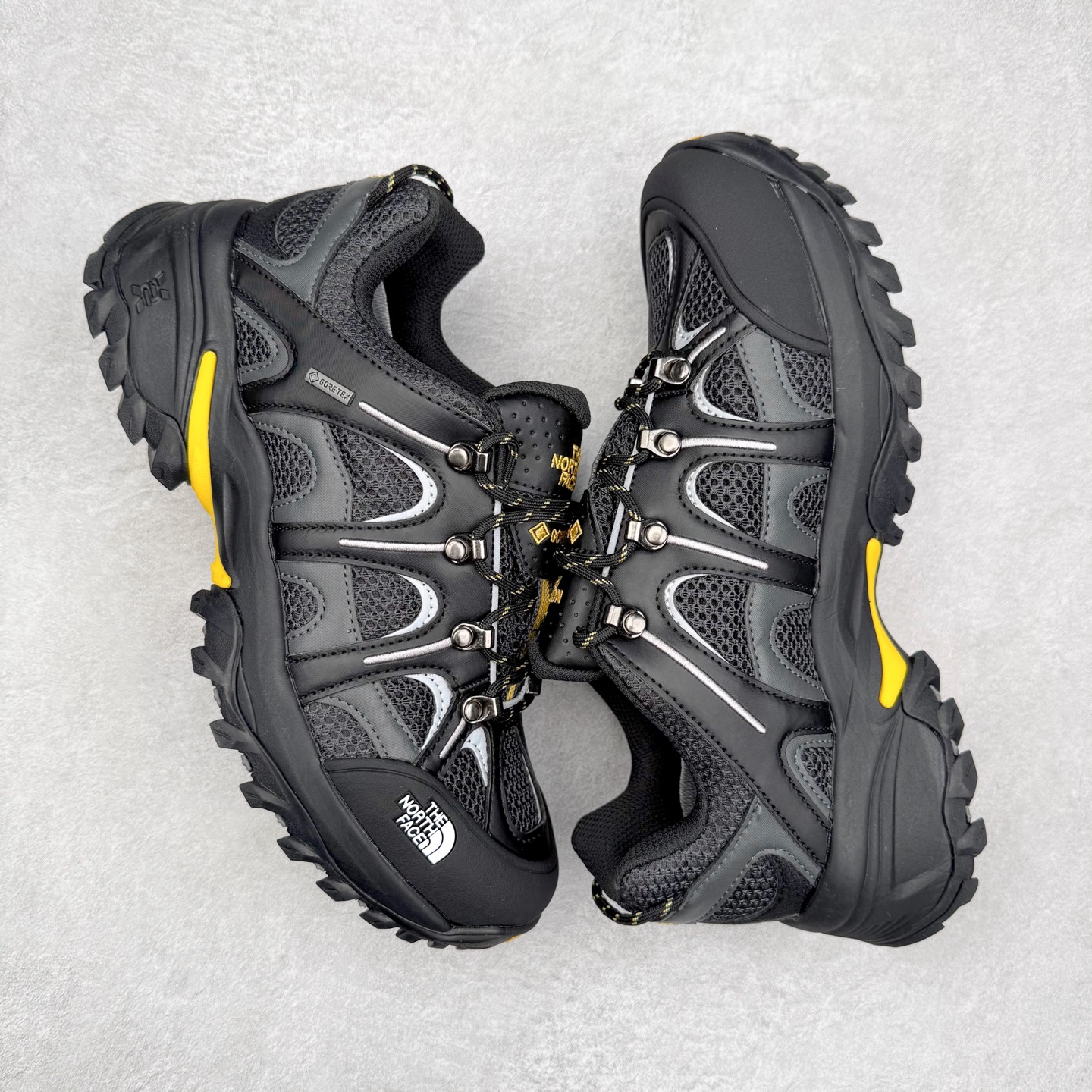 图片[3]-The North Face 北面乐斯菲斯户外运动休闲登山鞋越野徒步鞋 广东大厂品质 面料采用进口磨砂牛皮 鞋底采用Vibram黄金大底 专门为鞋底设计的橡胶以出色的耐磨性 良好的防滑性或得不少户外运动爱好者的喜欢 专业户外登山品牌（北面）The North Face自1966年创立，由两位热爱登山徒步的年轻登山者于美西旧金山开创，不断透过研发与创新，并且将最先进的技术结合在服装与鞋款设计，生产多种外型帅气且专业能力非常强的户外运动装备而备受欢迎。尺码：39-45（运动鞋码）-选品中心