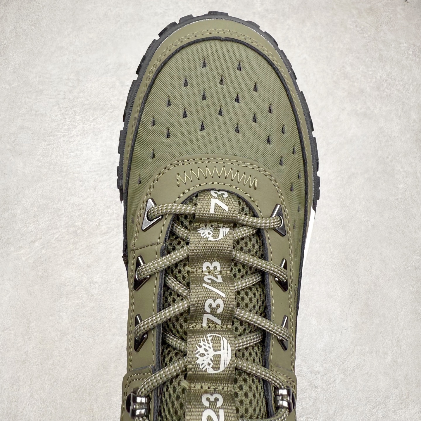 图片[4]-Timberland Greenstride Motion 6 添柏岚防滑耐磨低帮户外功能鞋 简约大方的造型设计，给人以随性休闲的时尚格调，穿着舒适轻便，运动灵活自如，满足日常个性穿搭。Timberland户外品牌最早成立于1918年的美国波士顿，它的成功故事就从第一双防水皮靴Yellow Boots开始。这双具备完全防水机能的靴子瞬间广受好评，他那独创又不失古典的款式，以及大胆使用黄色的崭新风格，吸引了广大消费者的目光。现今仍不改其原有风貌的这双黄靴，就是火遍全球的“大黄靴”。Timberland的高端工艺、实穿耐用等特点让他拥有绝对鞋界地位。尺码：40 41 41.5 42 43 43.5 44 44.5 45 45.5 46-选品中心