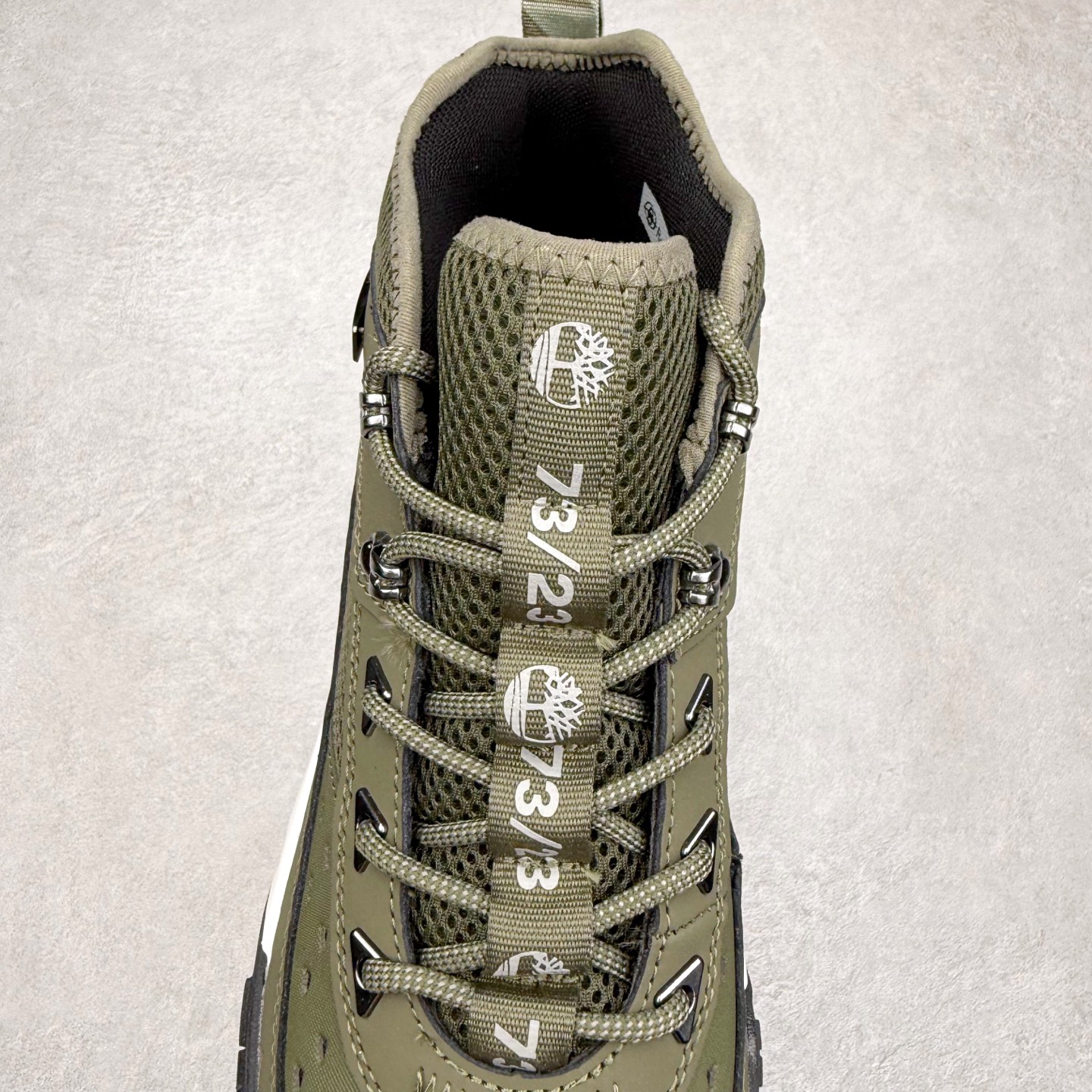 图片[5]-Timberland Greenstride Motion 6 添柏岚防滑耐磨低帮户外功能鞋 简约大方的造型设计，给人以随性休闲的时尚格调，穿着舒适轻便，运动灵活自如，满足日常个性穿搭。Timberland户外品牌最早成立于1918年的美国波士顿，它的成功故事就从第一双防水皮靴Yellow Boots开始。这双具备完全防水机能的靴子瞬间广受好评，他那独创又不失古典的款式，以及大胆使用黄色的崭新风格，吸引了广大消费者的目光。现今仍不改其原有风貌的这双黄靴，就是火遍全球的“大黄靴”。Timberland的高端工艺、实穿耐用等特点让他拥有绝对鞋界地位。尺码：40 41 41.5 42 43 43.5 44 44.5 45 45.5 46-选品中心