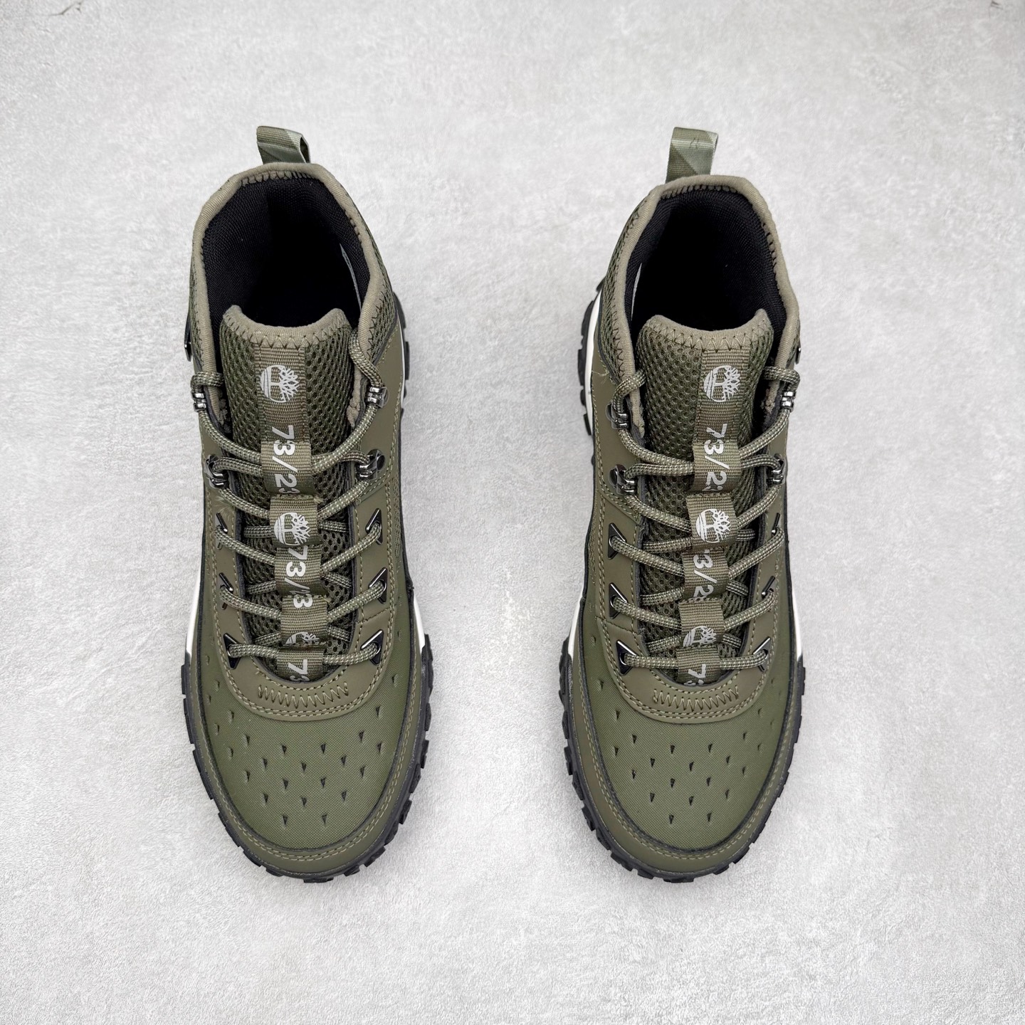 图片[2]-Timberland Greenstride Motion 6 添柏岚防滑耐磨低帮户外功能鞋 简约大方的造型设计，给人以随性休闲的时尚格调，穿着舒适轻便，运动灵活自如，满足日常个性穿搭。Timberland户外品牌最早成立于1918年的美国波士顿，它的成功故事就从第一双防水皮靴Yellow Boots开始。这双具备完全防水机能的靴子瞬间广受好评，他那独创又不失古典的款式，以及大胆使用黄色的崭新风格，吸引了广大消费者的目光。现今仍不改其原有风貌的这双黄靴，就是火遍全球的“大黄靴”。Timberland的高端工艺、实穿耐用等特点让他拥有绝对鞋界地位。尺码：40 41 41.5 42 43 43.5 44 44.5 45 45.5 46-选品中心