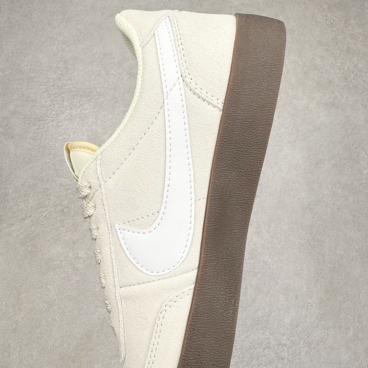 图片[7]-J.Crew x NK Killshot II Leather 联名复古板鞋 FQ8903-100 采用米白色皮革制作鞋身 Swoosh 点缀其中 最后搭载棕色生胶大底 流露出满满的复古气气息 尺码：36 36.5 37.5 38 38.5 39 40 40.5 41 42 42.5 43 44 44.5 45-选品中心