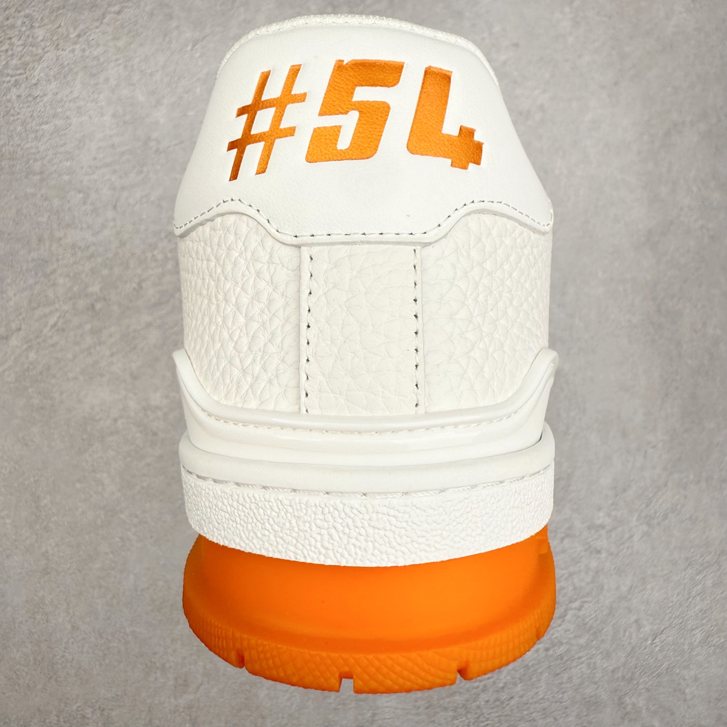 图片[8]-Louis Vuitton Trainer lv时装走秀运动鞋 完美鞋型超高的清洁度 零毛边线头瑕疵 全套原楦原纸版原鞋开模 全网最具灵魂的版型 正确原装黄色鞋盒 正确中底印花 鞋面印花3D高频深度立体 全鞋电脑针车 紧密相连 针距密度一致 环保乳胶注塑鞋垫 厚度脚感还原原版 皮面裁剪部位 统一油边封口工艺 原装橡胶大底含胶量大底组合零偏差 专柜全套包装 防尘袋 说明书 质保卡 男女鞋 尺码：35 36 37 38 39 40 41 42 43 44 45-选品中心