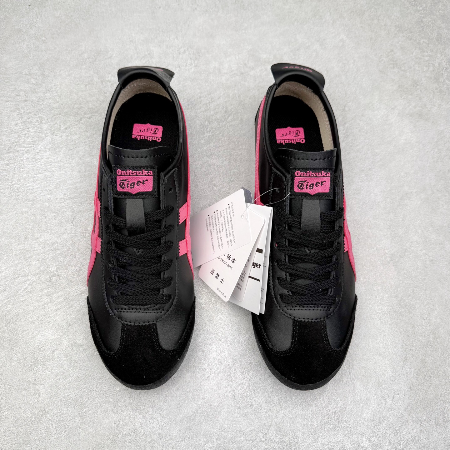 图片[2]-＃C版 Asics Onitsuka Tiger MEXICO 66 亚瑟士鬼冢虎复古经典板鞋 市场王者选手 海外订单工厂出品 长期生产补货永不断码 超成熟稳定的做工品控 原装全套纸板楦头开发 原汁原味 完美呈现版型 私模正确鞋底咬花纹路 一比一鞋头弧度高度鞋身弧度 绝不口嗨 细节品控鞋型随意秒杀市面 原档咬花纹路私模大底 一个单元有六个三角形 总体形拼接呈现花瓣状 官方四联吊牌 原装Ortholite轻量化鞋垫 原盒原配 质保卡 说明书 钢印防尘纸 纸板中底带钢印 乳胶组合鞋垫 支持全方位的对比专柜 产品从款式颜色造型上体现出追求舒适和细节的完美 鞋类更是推崇手工制作的严谨与完美 融舒适性与可穿性的设计风格 注重细节的完美和别致魅力 既保持稳重 又不失轻松的时尚感 尺码：36 37 37.5 38 39 39.5 40 40.5 41.5 42 42.5 43.5 44 45-选品中心