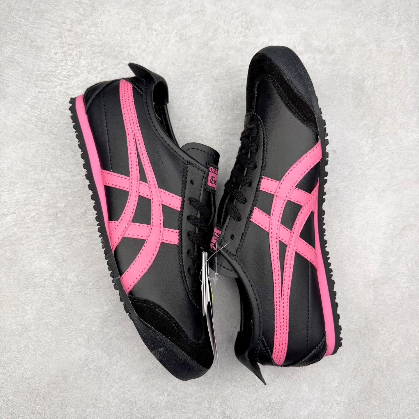 图片[3]-＃C版 Asics Onitsuka Tiger MEXICO 66 亚瑟士鬼冢虎复古经典板鞋 市场王者选手 海外订单工厂出品 长期生产补货永不断码 超成熟稳定的做工品控 原装全套纸板楦头开发 原汁原味 完美呈现版型 私模正确鞋底咬花纹路 一比一鞋头弧度高度鞋身弧度 绝不口嗨 细节品控鞋型随意秒杀市面 原档咬花纹路私模大底 一个单元有六个三角形 总体形拼接呈现花瓣状 官方四联吊牌 原装Ortholite轻量化鞋垫 原盒原配 质保卡 说明书 钢印防尘纸 纸板中底带钢印 乳胶组合鞋垫 支持全方位的对比专柜 产品从款式颜色造型上体现出追求舒适和细节的完美 鞋类更是推崇手工制作的严谨与完美 融舒适性与可穿性的设计风格 注重细节的完美和别致魅力 既保持稳重 又不失轻松的时尚感 尺码：36 37 37.5 38 39 39.5 40 40.5 41.5 42 42.5 43.5 44 45-选品中心