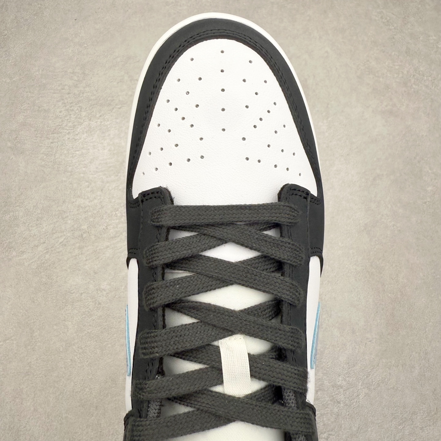 图片[4]-＃F版 NK SB Dunk Low 黑蓝 IB3079-100 极限压缩利润空间 超乎所想的高性价比 用料绝不含糊 原盒原配 正确耐磨橡胶大底 超高清洁度 全鞋零毛边皮料切割 全套原楦原模倾力打造完美版型 尺码：36 36.5 37.5 38 38.5 39 40 40.5 41 42 42.5 43 44 44.5 45 46 47.5-选品中心