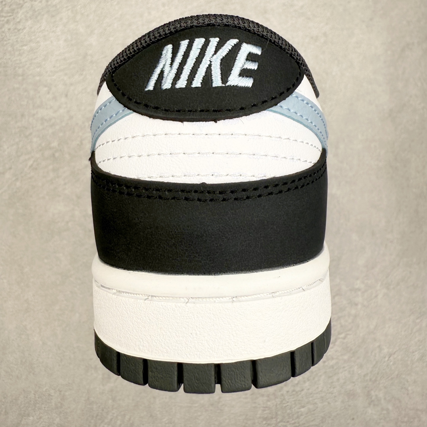 图片[8]-＃F版 NK SB Dunk Low 黑蓝 IB3079-100 极限压缩利润空间 超乎所想的高性价比 用料绝不含糊 原盒原配 正确耐磨橡胶大底 超高清洁度 全鞋零毛边皮料切割 全套原楦原模倾力打造完美版型 尺码：36 36.5 37.5 38 38.5 39 40 40.5 41 42 42.5 43 44 44.5 45 46 47.5-选品中心