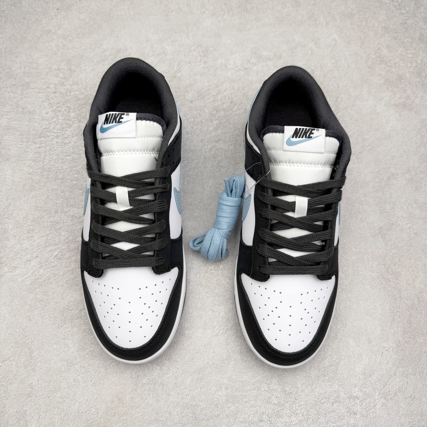 图片[2]-＃F版 NK SB Dunk Low 黑蓝 IB3079-100 极限压缩利润空间 超乎所想的高性价比 用料绝不含糊 原盒原配 正确耐磨橡胶大底 超高清洁度 全鞋零毛边皮料切割 全套原楦原模倾力打造完美版型 尺码：36 36.5 37.5 38 38.5 39 40 40.5 41 42 42.5 43 44 44.5 45 46 47.5-选品中心