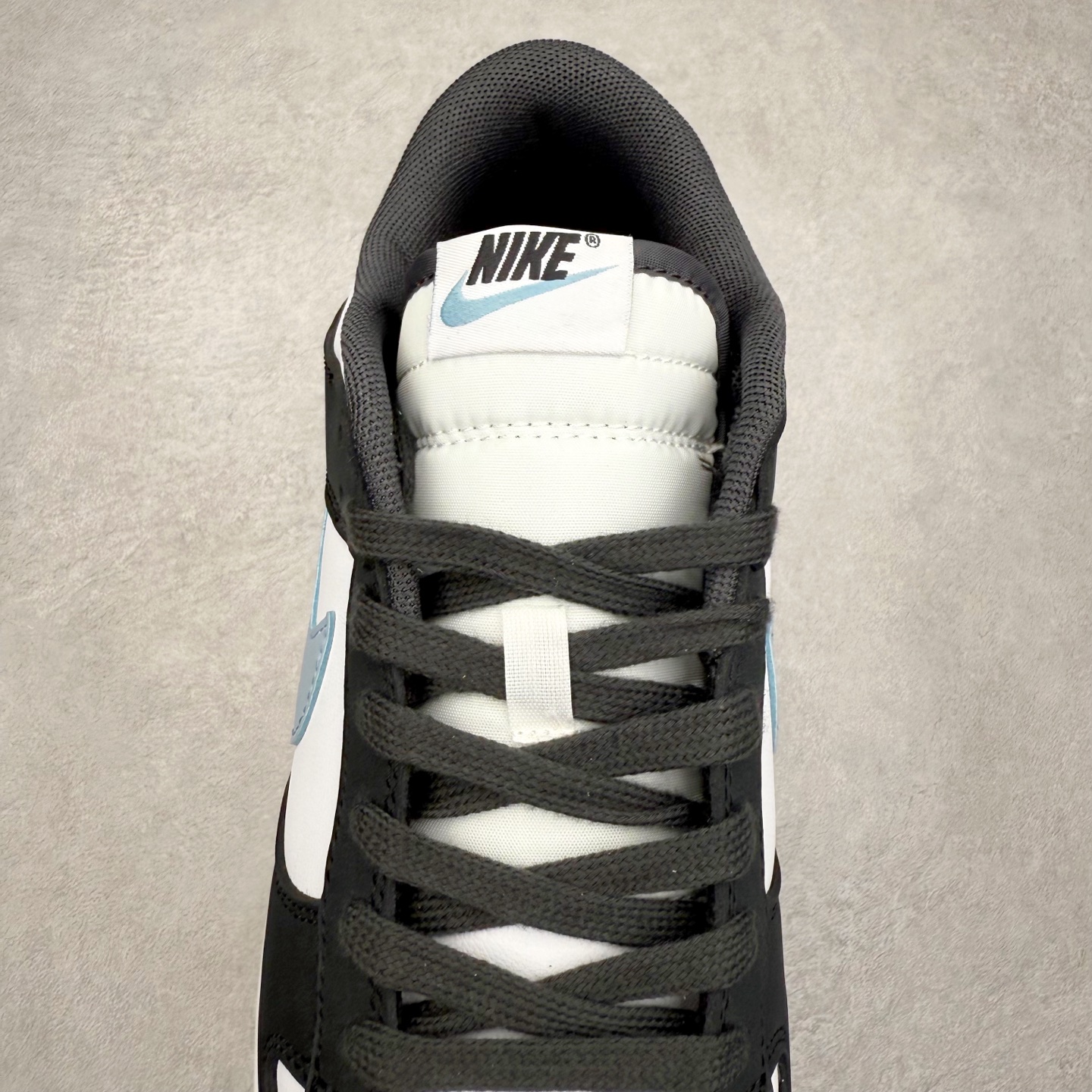 图片[5]-＃F版 NK SB Dunk Low 黑蓝 IB3079-100 极限压缩利润空间 超乎所想的高性价比 用料绝不含糊 原盒原配 正确耐磨橡胶大底 超高清洁度 全鞋零毛边皮料切割 全套原楦原模倾力打造完美版型 尺码：36 36.5 37.5 38 38.5 39 40 40.5 41 42 42.5 43 44 44.5 45 46 47.5-选品中心