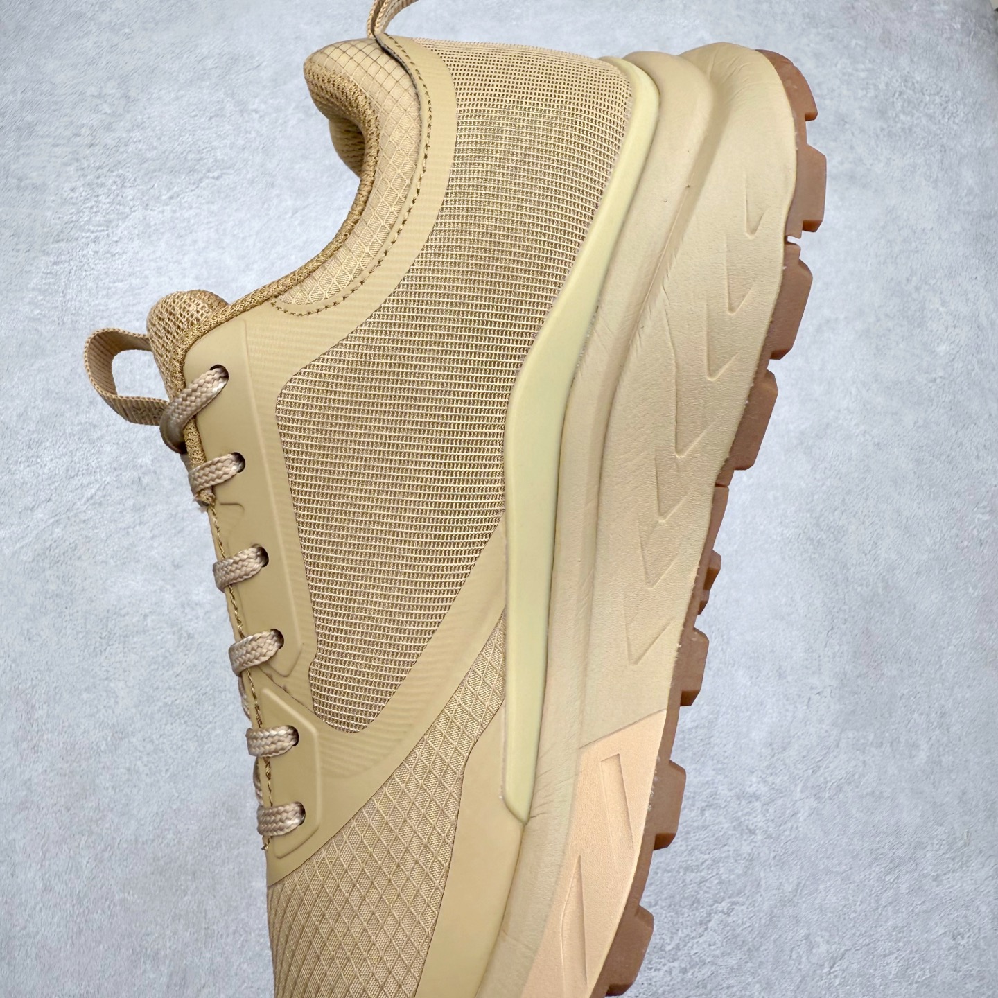 图片[7]-The North Face 北面乐斯菲斯户外运动休闲登山鞋越野徒步鞋 广东大厂品质 面料采用进口磨砂牛皮 鞋底采用Vibram黄金大底 专门为鞋底设计的橡胶以出色的耐磨性 良好的防滑性或得不少户外运动爱好者的喜欢 专业户外登山品牌（北面）The North Face自1966年创立，由两位热爱登山徒步的年轻登山者于美西旧金山开创，不断透过研发与创新，并且将最先进的技术结合在服装与鞋款设计，生产多种外型帅气且专业能力非常强的户外运动装备而备受欢迎。尺码：39-45（运动鞋码）-选品中心