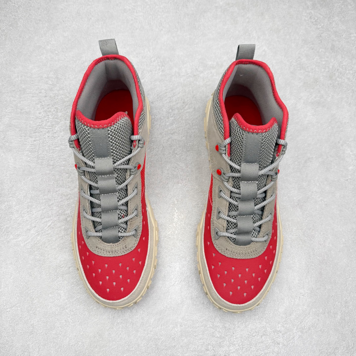 图片[2]-Timberland Greenstride Motion 6 添柏岚防滑耐磨低帮户外功能鞋 简约大方的造型设计，给人以随性休闲的时尚格调，穿着舒适轻便，运动灵活自如，满足日常个性穿搭。Timberland户外品牌最早成立于1918年的美国波士顿，它的成功故事就从第一双防水皮靴Yellow Boots开始。这双具备完全防水机能的靴子瞬间广受好评，他那独创又不失古典的款式，以及大胆使用黄色的崭新风格，吸引了广大消费者的目光。现今仍不改其原有风貌的这双黄靴，就是火遍全球的“大黄靴”。Timberland的高端工艺、实穿耐用等特点让他拥有绝对鞋界地位。尺码：40 41 41.5 42 43 43.5 44 44.5 45 45.5 46-选品中心