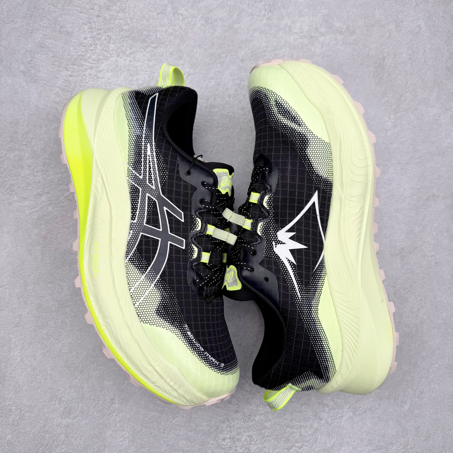 图片[3]-Asics Gel-Trabuco Max 3 舒适缓震轻便竞速 低帮跑步鞋 ASICS（亚瑟士）是日本实业家鬼冢喜八郎创立的跑鞋运动品牌，名字想法源自著名的拉丁谚语“AnimaSana In Corpore Sano”，意为“健全的精神寓于强健的体魄”。正如其名字的含义，ASICS亚瑟士一直坚信保持身体的健康与活力是打造健康快乐的生活方式的最佳途径。亚瑟士的跑鞋、篮球鞋等系列集专业与美貌于一身，拥有极高的热度。2016年，ASICS在“2016年日本最佳全球品牌”排行榜名列第17名。尺码：36 37 37.5 38 39 39.5 40 40.5 41.5 42 42.5 43.5 44 45-选品中心