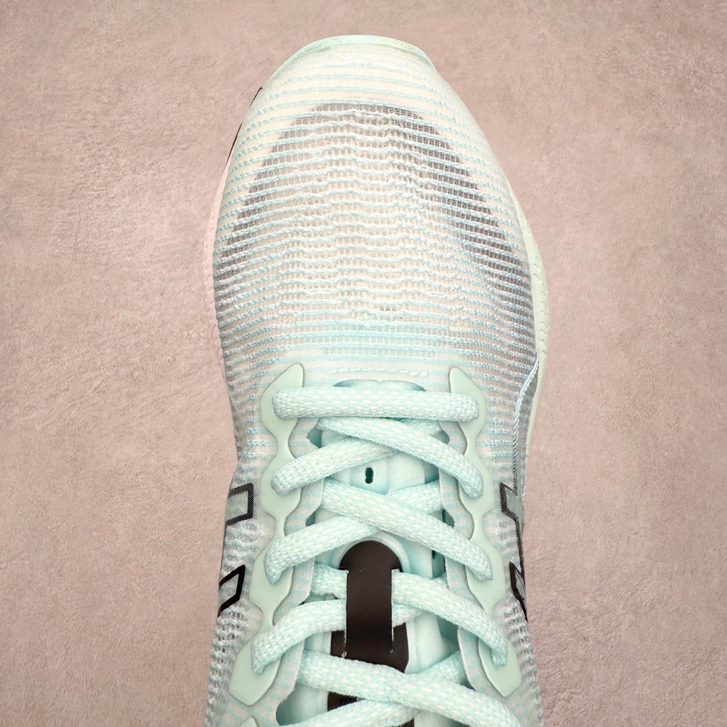 图片[4]-Asics Gel-Kinsei Blast 运动织物低帮休闲跑步鞋 ASICS（亚瑟士）是日本实业家鬼冢喜八郎创立的跑鞋运动品牌，名字想法源自著名的拉丁谚语“AnimaSana In Corpore Sano”，意为“健全的精神寓于强健的体魄”。正如其名字的含义，ASICS亚瑟士一直坚信保持身体的健康与活力是打造健康快乐的生活方式的最佳途径。亚瑟士的跑鞋、篮球鞋等系列集专业与美貌于一身，拥有极高的热度。2016年，ASICS在“2016年日本最佳全球品牌”排行榜名列第17名。尺码：36 37 37.5 38 39 39.5 40 40.5 41.5 42 42.5 43.5 44 45-选品中心