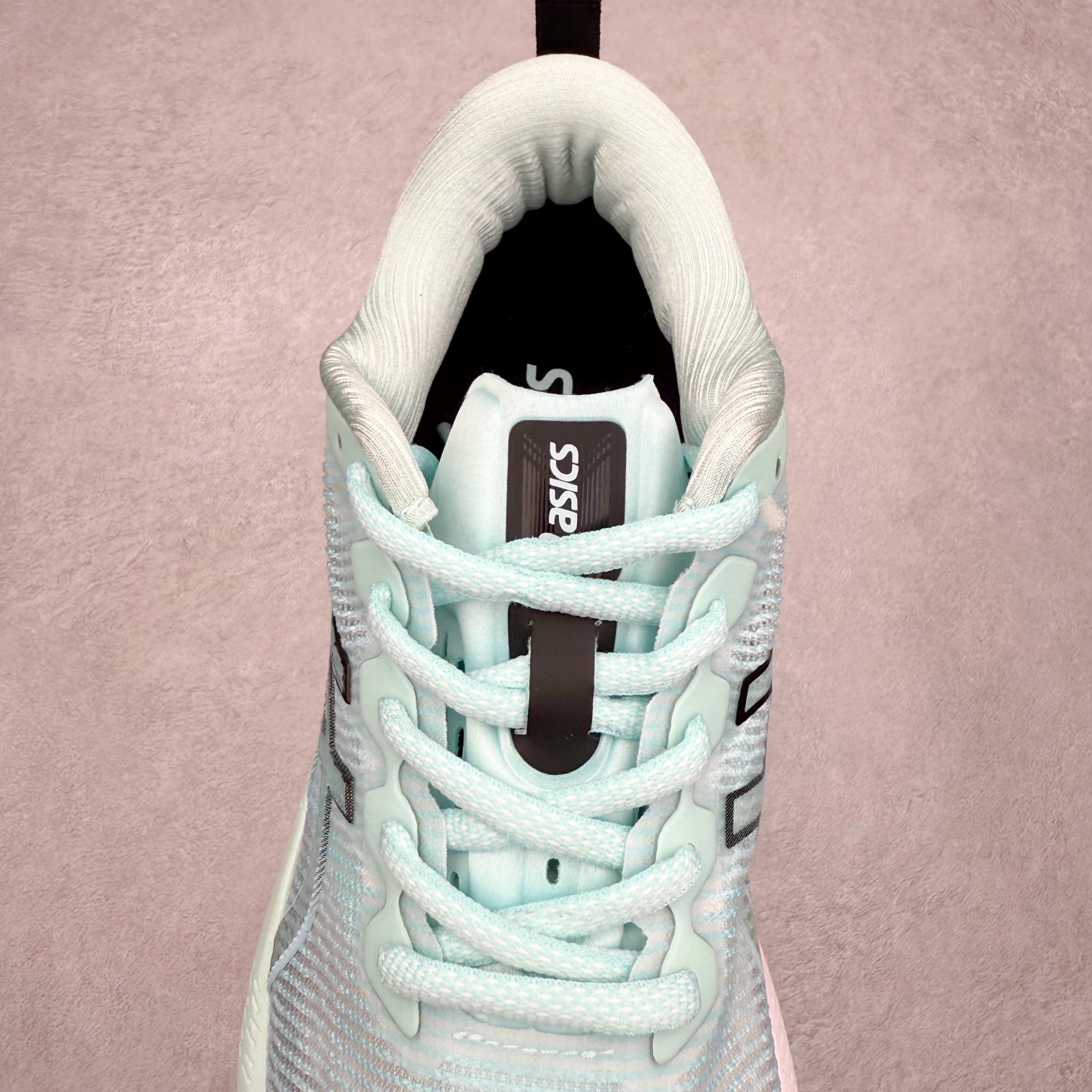 图片[5]-Asics Gel-Kinsei Blast 运动织物低帮休闲跑步鞋 ASICS（亚瑟士）是日本实业家鬼冢喜八郎创立的跑鞋运动品牌，名字想法源自著名的拉丁谚语“AnimaSana In Corpore Sano”，意为“健全的精神寓于强健的体魄”。正如其名字的含义，ASICS亚瑟士一直坚信保持身体的健康与活力是打造健康快乐的生活方式的最佳途径。亚瑟士的跑鞋、篮球鞋等系列集专业与美貌于一身，拥有极高的热度。2016年，ASICS在“2016年日本最佳全球品牌”排行榜名列第17名。尺码：36 37 37.5 38 39 39.5 40 40.5 41.5 42 42.5 43.5 44 45-选品中心