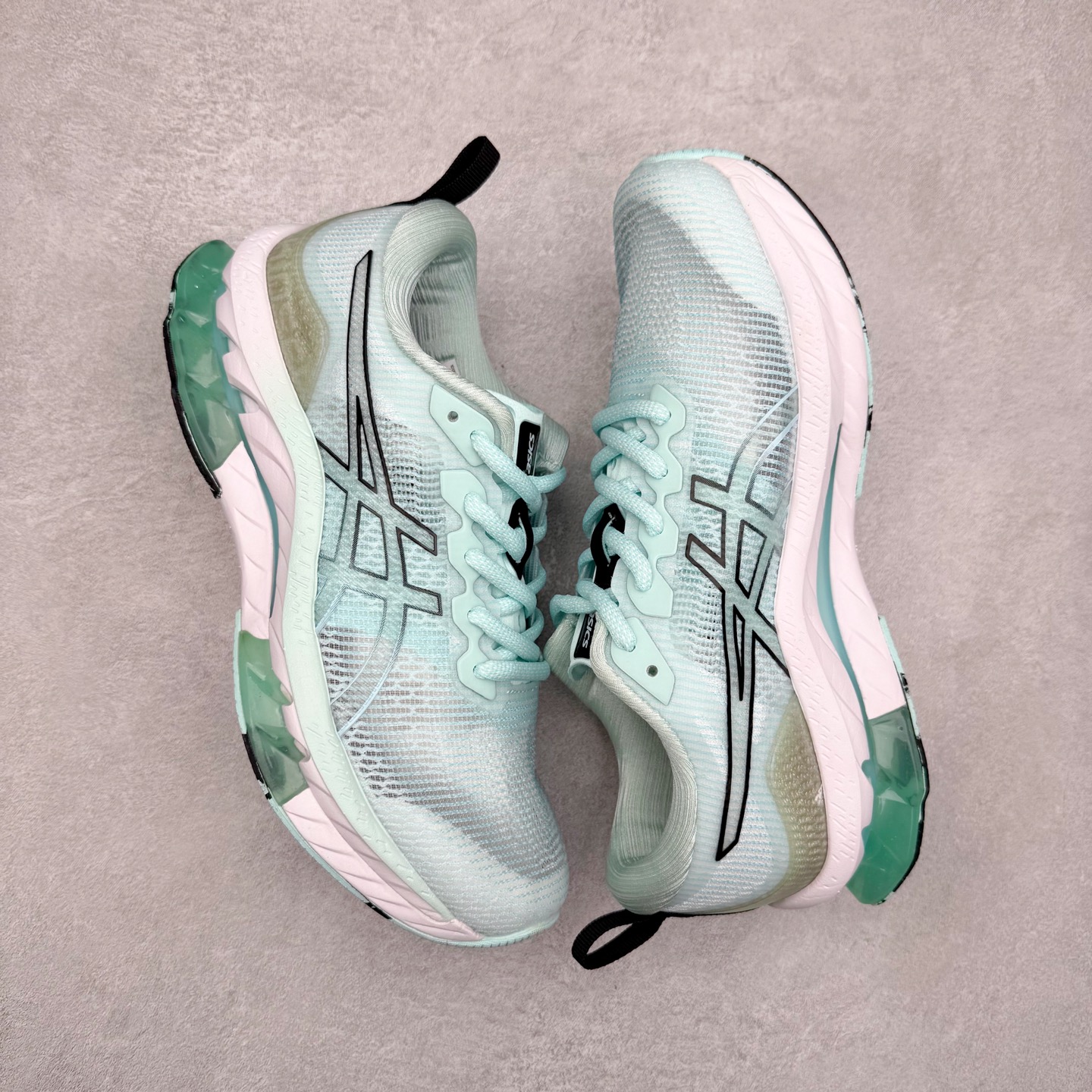 图片[3]-Asics Gel-Kinsei Blast 运动织物低帮休闲跑步鞋 ASICS（亚瑟士）是日本实业家鬼冢喜八郎创立的跑鞋运动品牌，名字想法源自著名的拉丁谚语“AnimaSana In Corpore Sano”，意为“健全的精神寓于强健的体魄”。正如其名字的含义，ASICS亚瑟士一直坚信保持身体的健康与活力是打造健康快乐的生活方式的最佳途径。亚瑟士的跑鞋、篮球鞋等系列集专业与美貌于一身，拥有极高的热度。2016年，ASICS在“2016年日本最佳全球品牌”排行榜名列第17名。尺码：36 37 37.5 38 39 39.5 40 40.5 41.5 42 42.5 43.5 44 45-选品中心