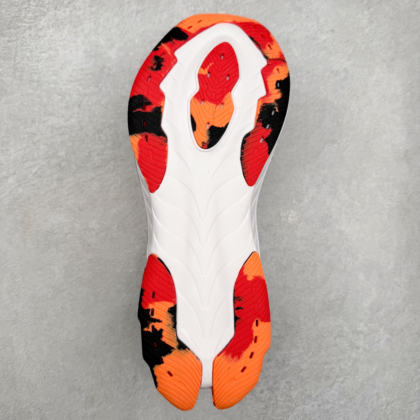 图片[9]-Asics Gel-Kinsei Blast 运动织物低帮休闲跑步鞋 ASICS（亚瑟士）是日本实业家鬼冢喜八郎创立的跑鞋运动品牌，名字想法源自著名的拉丁谚语“AnimaSana In Corpore Sano”，意为“健全的精神寓于强健的体魄”。正如其名字的含义，ASICS亚瑟士一直坚信保持身体的健康与活力是打造健康快乐的生活方式的最佳途径。亚瑟士的跑鞋、篮球鞋等系列集专业与美貌于一身，拥有极高的热度。2016年，ASICS在“2016年日本最佳全球品牌”排行榜名列第17名。尺码：36 37 37.5 38 39 39.5 40 40.5 41.5 42 42.5 43.5 44 45-选品中心