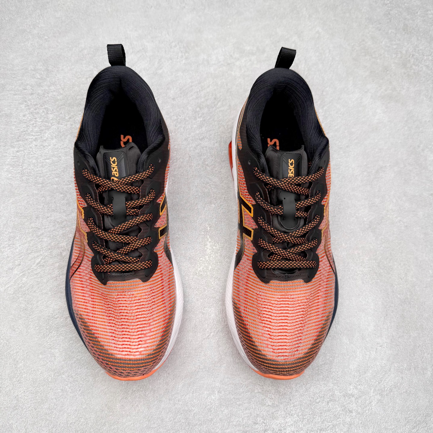 图片[2]-Asics Gel-Kinsei Blast 运动织物低帮休闲跑步鞋 ASICS（亚瑟士）是日本实业家鬼冢喜八郎创立的跑鞋运动品牌，名字想法源自著名的拉丁谚语“AnimaSana In Corpore Sano”，意为“健全的精神寓于强健的体魄”。正如其名字的含义，ASICS亚瑟士一直坚信保持身体的健康与活力是打造健康快乐的生活方式的最佳途径。亚瑟士的跑鞋、篮球鞋等系列集专业与美貌于一身，拥有极高的热度。2016年，ASICS在“2016年日本最佳全球品牌”排行榜名列第17名。尺码：36 37 37.5 38 39 39.5 40 40.5 41.5 42 42.5 43.5 44 45-选品中心