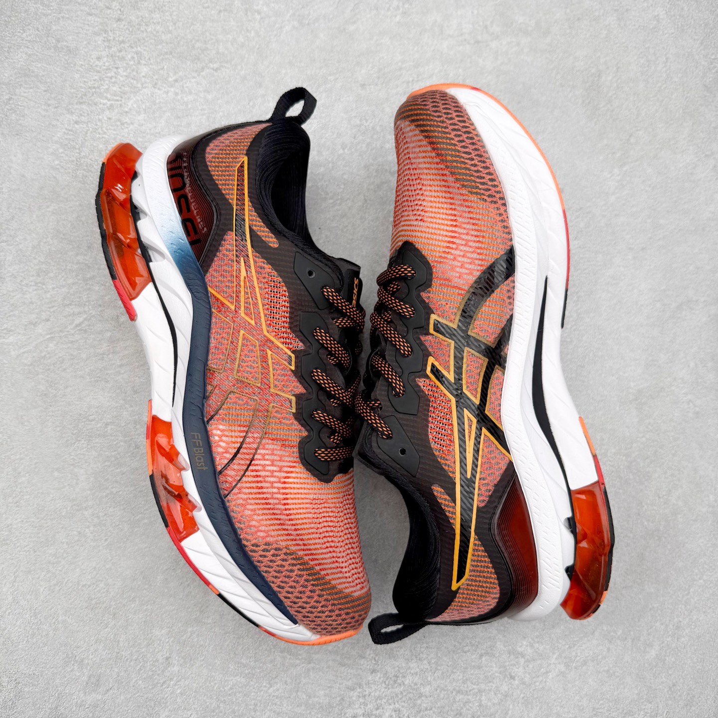 图片[3]-Asics Gel-Kinsei Blast 运动织物低帮休闲跑步鞋 ASICS（亚瑟士）是日本实业家鬼冢喜八郎创立的跑鞋运动品牌，名字想法源自著名的拉丁谚语“AnimaSana In Corpore Sano”，意为“健全的精神寓于强健的体魄”。正如其名字的含义，ASICS亚瑟士一直坚信保持身体的健康与活力是打造健康快乐的生活方式的最佳途径。亚瑟士的跑鞋、篮球鞋等系列集专业与美貌于一身，拥有极高的热度。2016年，ASICS在“2016年日本最佳全球品牌”排行榜名列第17名。尺码：36 37 37.5 38 39 39.5 40 40.5 41.5 42 42.5 43.5 44 45-选品中心