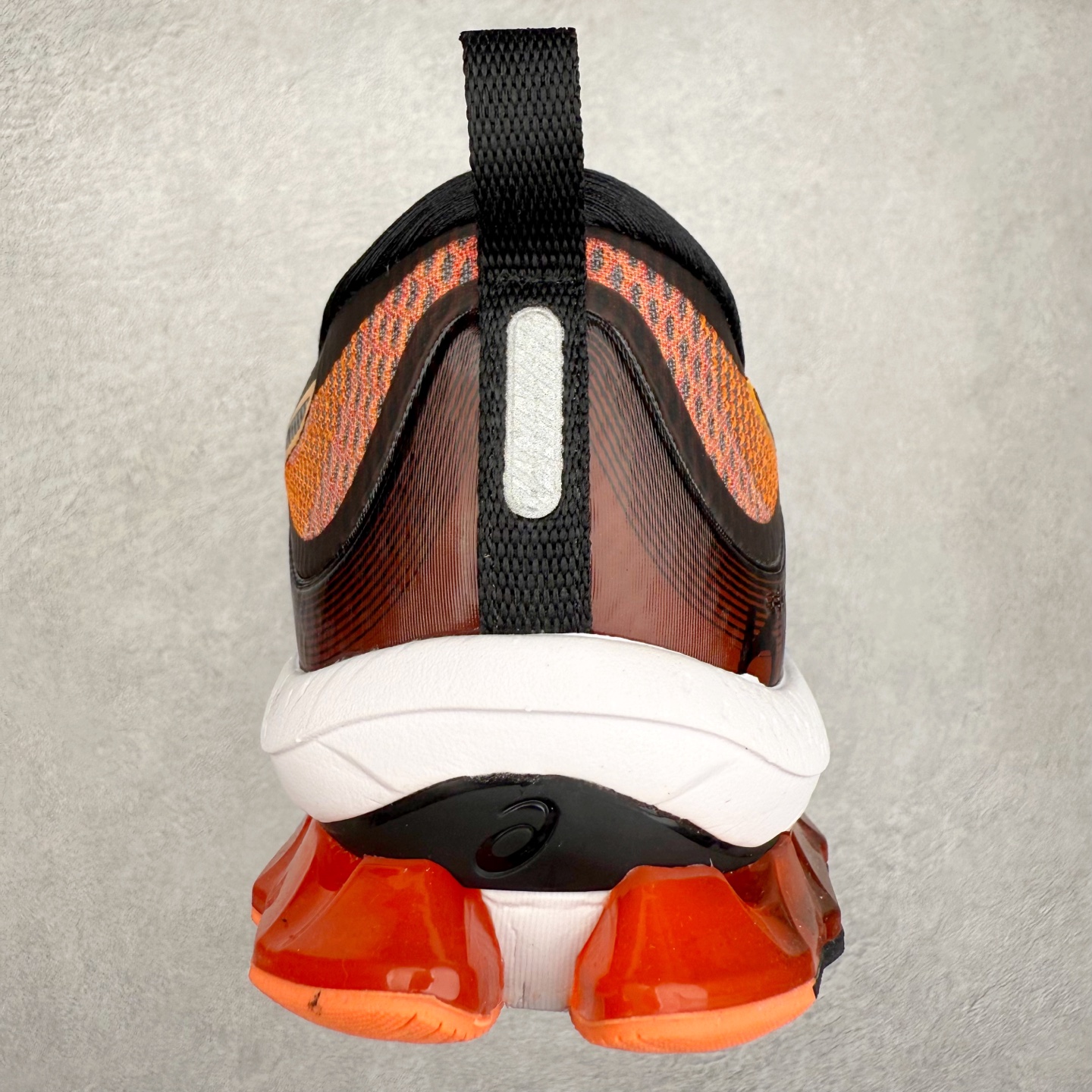 图片[8]-Asics Gel-Kinsei Blast 运动织物低帮休闲跑步鞋 ASICS（亚瑟士）是日本实业家鬼冢喜八郎创立的跑鞋运动品牌，名字想法源自著名的拉丁谚语“AnimaSana In Corpore Sano”，意为“健全的精神寓于强健的体魄”。正如其名字的含义，ASICS亚瑟士一直坚信保持身体的健康与活力是打造健康快乐的生活方式的最佳途径。亚瑟士的跑鞋、篮球鞋等系列集专业与美貌于一身，拥有极高的热度。2016年，ASICS在“2016年日本最佳全球品牌”排行榜名列第17名。尺码：36 37 37.5 38 39 39.5 40 40.5 41.5 42 42.5 43.5 44 45-选品中心