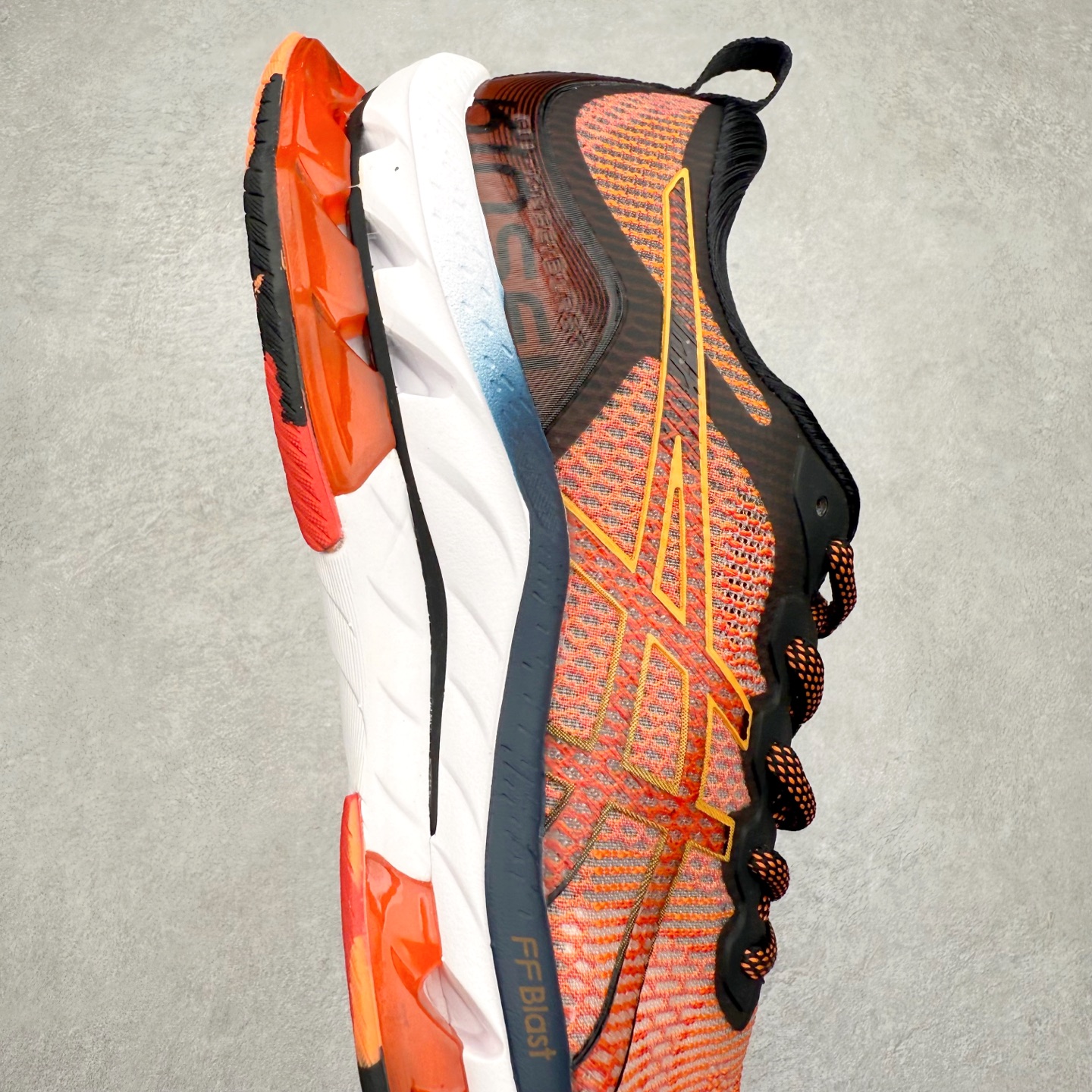 图片[6]-Asics Gel-Kinsei Blast 运动织物低帮休闲跑步鞋 ASICS（亚瑟士）是日本实业家鬼冢喜八郎创立的跑鞋运动品牌，名字想法源自著名的拉丁谚语“AnimaSana In Corpore Sano”，意为“健全的精神寓于强健的体魄”。正如其名字的含义，ASICS亚瑟士一直坚信保持身体的健康与活力是打造健康快乐的生活方式的最佳途径。亚瑟士的跑鞋、篮球鞋等系列集专业与美貌于一身，拥有极高的热度。2016年，ASICS在“2016年日本最佳全球品牌”排行榜名列第17名。尺码：36 37 37.5 38 39 39.5 40 40.5 41.5 42 42.5 43.5 44 45-选品中心