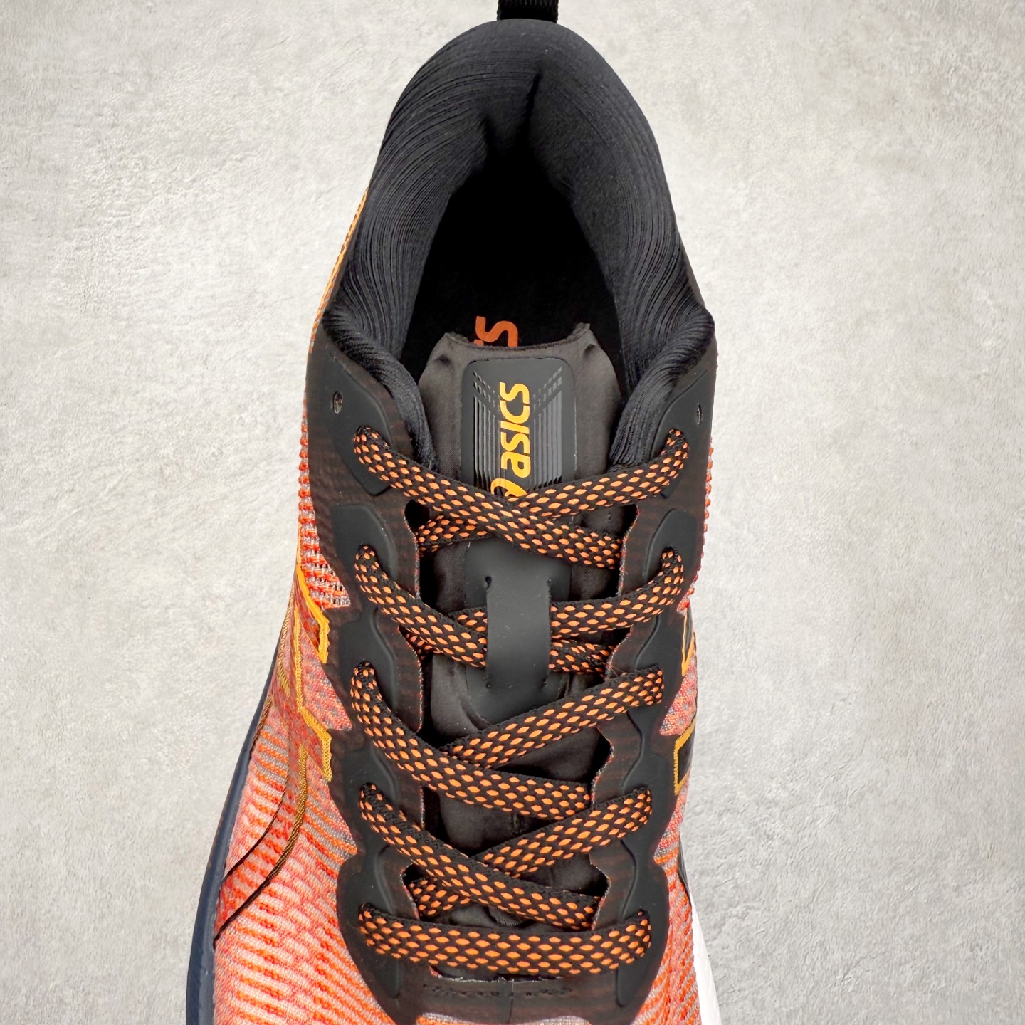 图片[5]-Asics Gel-Kinsei Blast 运动织物低帮休闲跑步鞋 ASICS（亚瑟士）是日本实业家鬼冢喜八郎创立的跑鞋运动品牌，名字想法源自著名的拉丁谚语“AnimaSana In Corpore Sano”，意为“健全的精神寓于强健的体魄”。正如其名字的含义，ASICS亚瑟士一直坚信保持身体的健康与活力是打造健康快乐的生活方式的最佳途径。亚瑟士的跑鞋、篮球鞋等系列集专业与美貌于一身，拥有极高的热度。2016年，ASICS在“2016年日本最佳全球品牌”排行榜名列第17名。尺码：36 37 37.5 38 39 39.5 40 40.5 41.5 42 42.5 43.5 44 45-选品中心