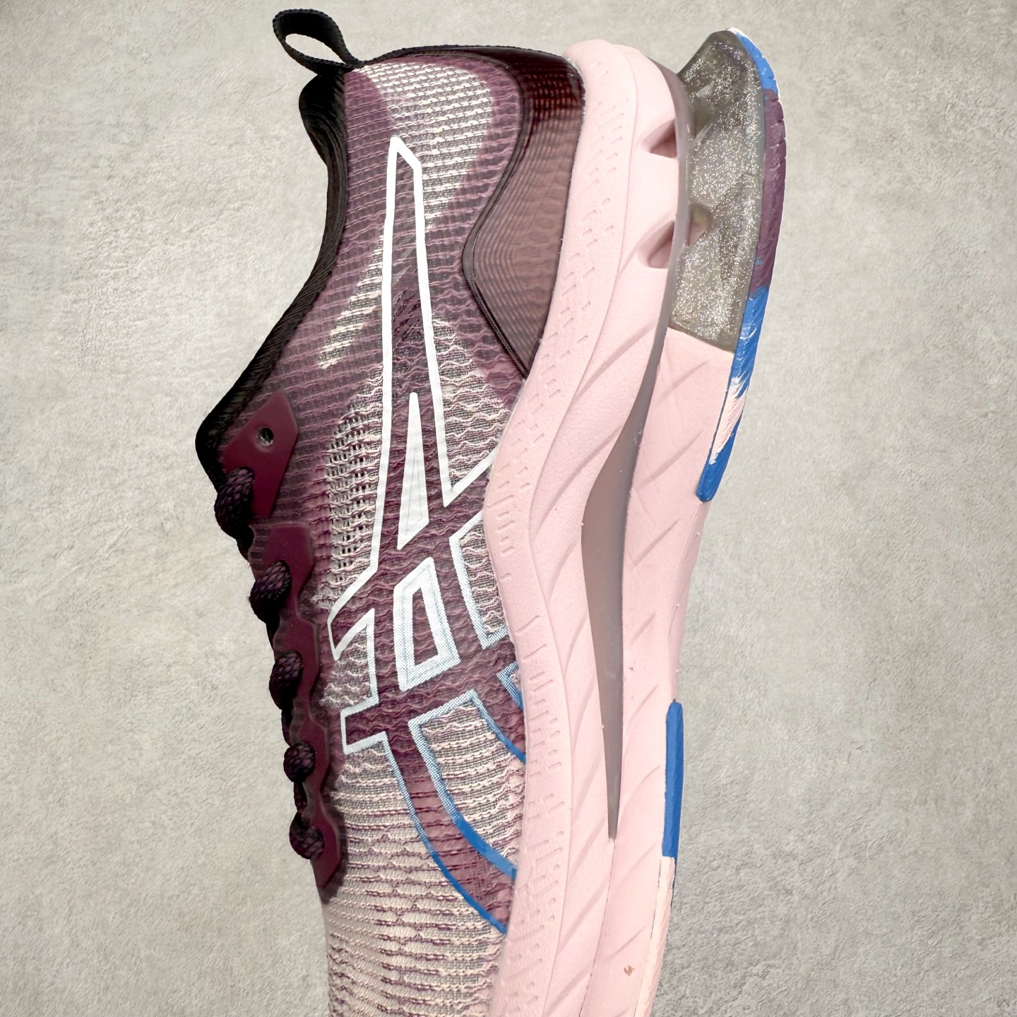 图片[7]-Asics Gel-Kinsei Blast 运动织物低帮休闲跑步鞋 ASICS（亚瑟士）是日本实业家鬼冢喜八郎创立的跑鞋运动品牌，名字想法源自著名的拉丁谚语“AnimaSana In Corpore Sano”，意为“健全的精神寓于强健的体魄”。正如其名字的含义，ASICS亚瑟士一直坚信保持身体的健康与活力是打造健康快乐的生活方式的最佳途径。亚瑟士的跑鞋、篮球鞋等系列集专业与美貌于一身，拥有极高的热度。2016年，ASICS在“2016年日本最佳全球品牌”排行榜名列第17名。尺码：36 37 37.5 38 39 39.5 40 40.5 41.5 42 42.5 43.5 44 45-选品中心