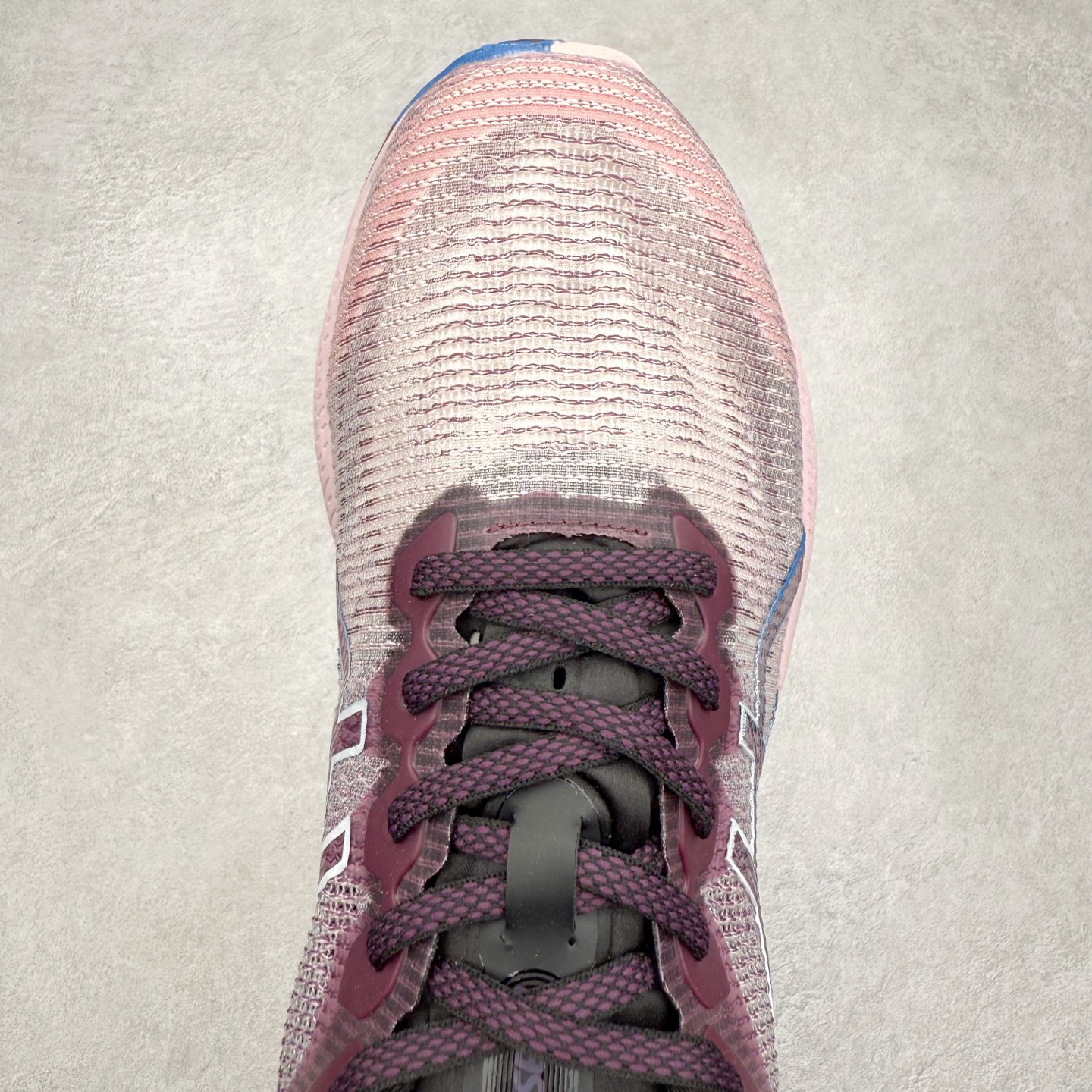 图片[4]-Asics Gel-Kinsei Blast 运动织物低帮休闲跑步鞋 ASICS（亚瑟士）是日本实业家鬼冢喜八郎创立的跑鞋运动品牌，名字想法源自著名的拉丁谚语“AnimaSana In Corpore Sano”，意为“健全的精神寓于强健的体魄”。正如其名字的含义，ASICS亚瑟士一直坚信保持身体的健康与活力是打造健康快乐的生活方式的最佳途径。亚瑟士的跑鞋、篮球鞋等系列集专业与美貌于一身，拥有极高的热度。2016年，ASICS在“2016年日本最佳全球品牌”排行榜名列第17名。尺码：36 37 37.5 38 39 39.5 40 40.5 41.5 42 42.5 43.5 44 45-选品中心