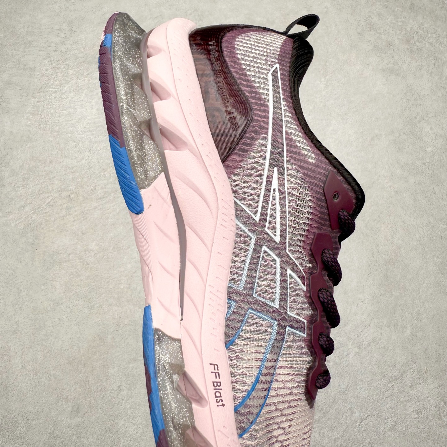 图片[6]-Asics Gel-Kinsei Blast 运动织物低帮休闲跑步鞋 ASICS（亚瑟士）是日本实业家鬼冢喜八郎创立的跑鞋运动品牌，名字想法源自著名的拉丁谚语“AnimaSana In Corpore Sano”，意为“健全的精神寓于强健的体魄”。正如其名字的含义，ASICS亚瑟士一直坚信保持身体的健康与活力是打造健康快乐的生活方式的最佳途径。亚瑟士的跑鞋、篮球鞋等系列集专业与美貌于一身，拥有极高的热度。2016年，ASICS在“2016年日本最佳全球品牌”排行榜名列第17名。尺码：36 37 37.5 38 39 39.5 40 40.5 41.5 42 42.5 43.5 44 45-选品中心