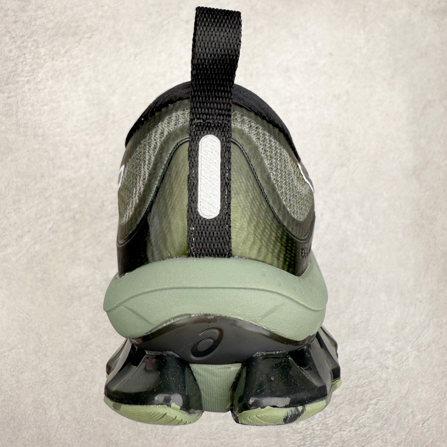 图片[8]-Asics Gel-Kinsei Blast 运动织物低帮休闲跑步鞋 ASICS（亚瑟士）是日本实业家鬼冢喜八郎创立的跑鞋运动品牌，名字想法源自著名的拉丁谚语“AnimaSana In Corpore Sano”，意为“健全的精神寓于强健的体魄”。正如其名字的含义，ASICS亚瑟士一直坚信保持身体的健康与活力是打造健康快乐的生活方式的最佳途径。亚瑟士的跑鞋、篮球鞋等系列集专业与美貌于一身，拥有极高的热度。2016年，ASICS在“2016年日本最佳全球品牌”排行榜名列第17名。尺码：36 37 37.5 38 39 39.5 40 40.5 41.5 42 42.5 43.5 44 45-选品中心