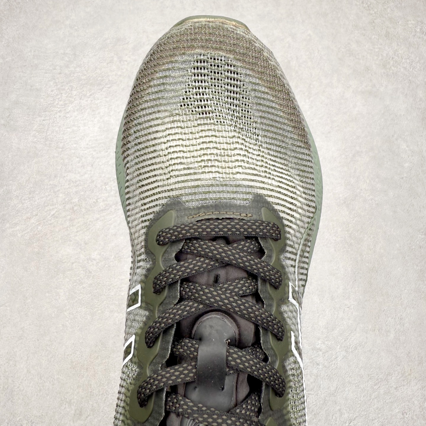 图片[4]-Asics Gel-Kinsei Blast 运动织物低帮休闲跑步鞋 ASICS（亚瑟士）是日本实业家鬼冢喜八郎创立的跑鞋运动品牌，名字想法源自著名的拉丁谚语“AnimaSana In Corpore Sano”，意为“健全的精神寓于强健的体魄”。正如其名字的含义，ASICS亚瑟士一直坚信保持身体的健康与活力是打造健康快乐的生活方式的最佳途径。亚瑟士的跑鞋、篮球鞋等系列集专业与美貌于一身，拥有极高的热度。2016年，ASICS在“2016年日本最佳全球品牌”排行榜名列第17名。尺码：36 37 37.5 38 39 39.5 40 40.5 41.5 42 42.5 43.5 44 45-选品中心