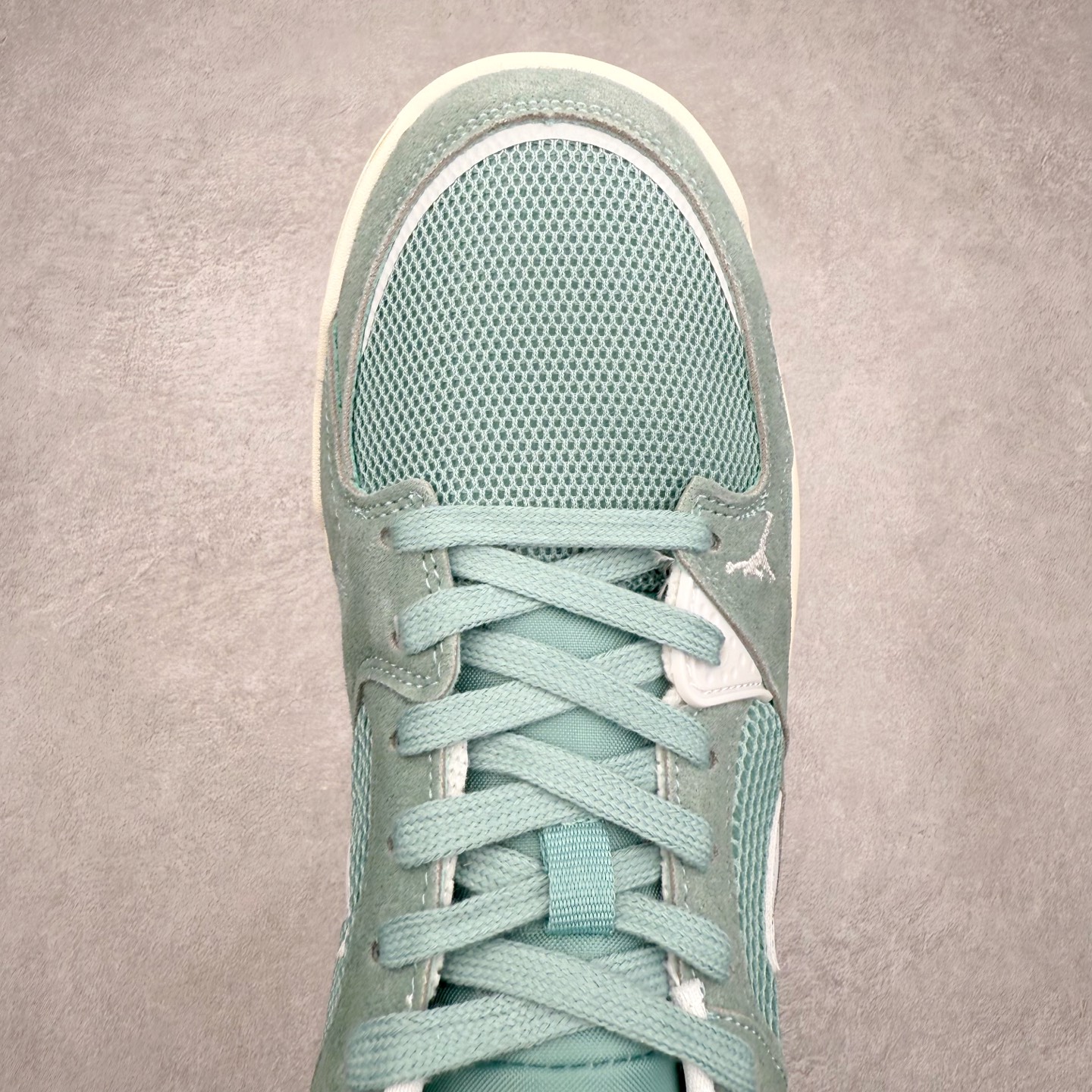 图片[4]-Jordan CMFT Era 时尚舒适 耐磨 低帮 复古篮球鞋 实拍调校N版已经零色差零失真 百分百还原实物色彩所见即所得 不存在货不对板色差等低级问题 选购参考实物拍摄 不混卖不参货 只用心做好货严格选品 承诺混一赔十 尺码：36 36.5 37.5 38 38.5 39 40 40.5 41 42 42.5 43 44 44.5 45 46-选品中心